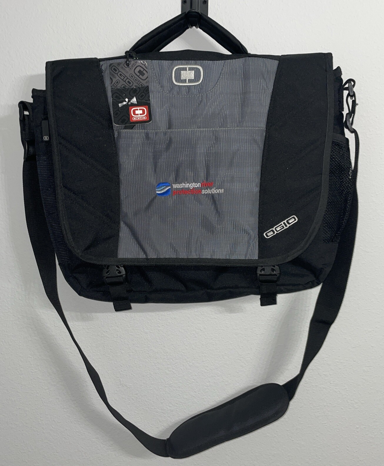 OGIO 417015 Black Upton Computer Laptop Messenger Bag/Briefcase