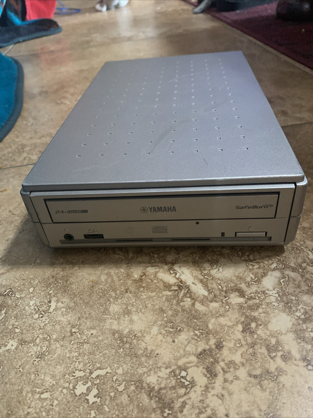 Yamaha CRW3200UX Ext CD RW UNTESTED No Power Cord , Being Sold As Is Parts