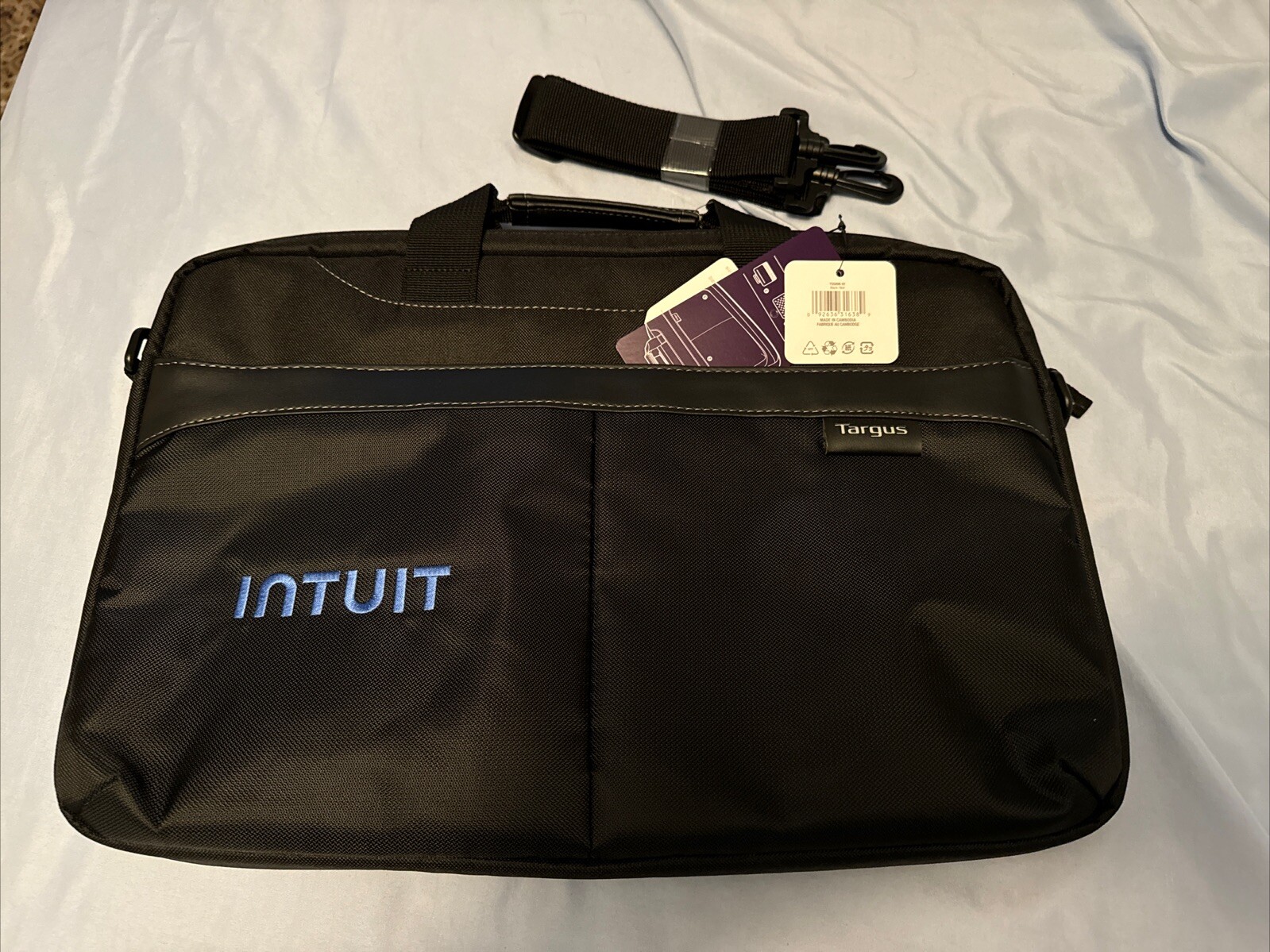 Targus Intuit 15.6” Black Business Casual Slipcase - TSS898-90