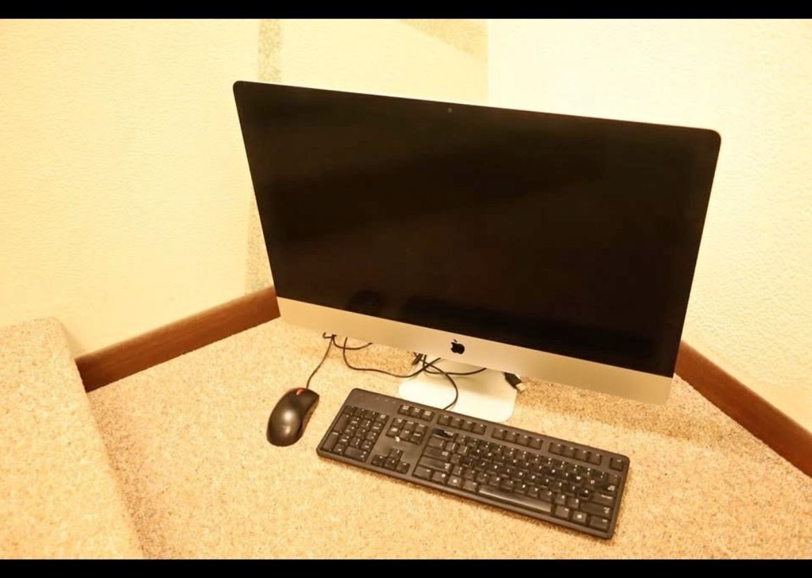 Apple iMac Series All-in-One Desktop Computer in Silver Color