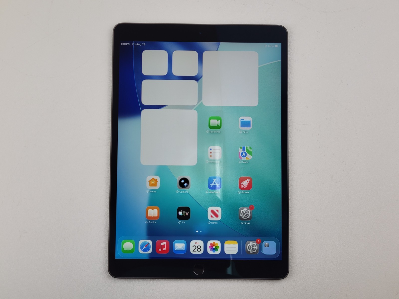 Apple iPad Air (3rd Gen.) (A2152) 256GB (Wi-Fi Only) 10.5" - SMALL ISSUE - H9103