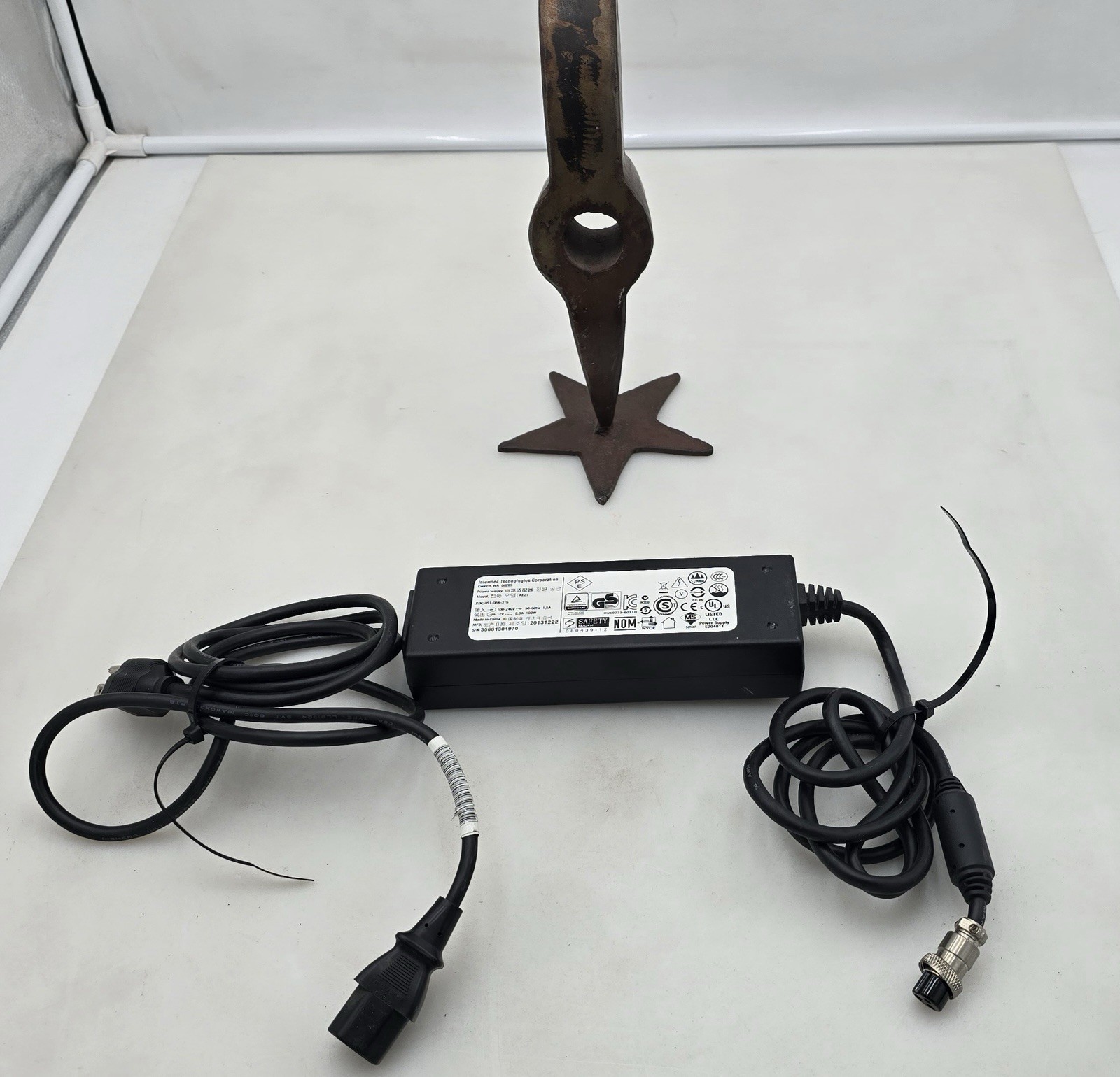 AE21 INTERMEC TECHNOLOGIES 851-064-316 Power Supply, 12V, 8A, Level Vi NEW OEM