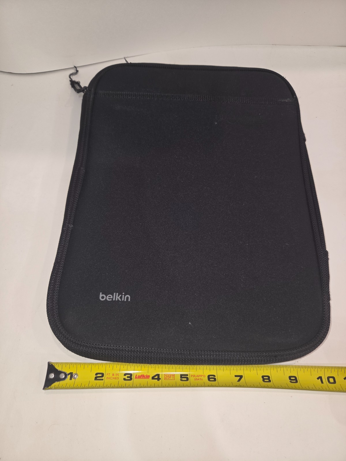 Belkin Black Neoprene Padded Zipper Sleeve Case for 10 in Laptop Universal Fit