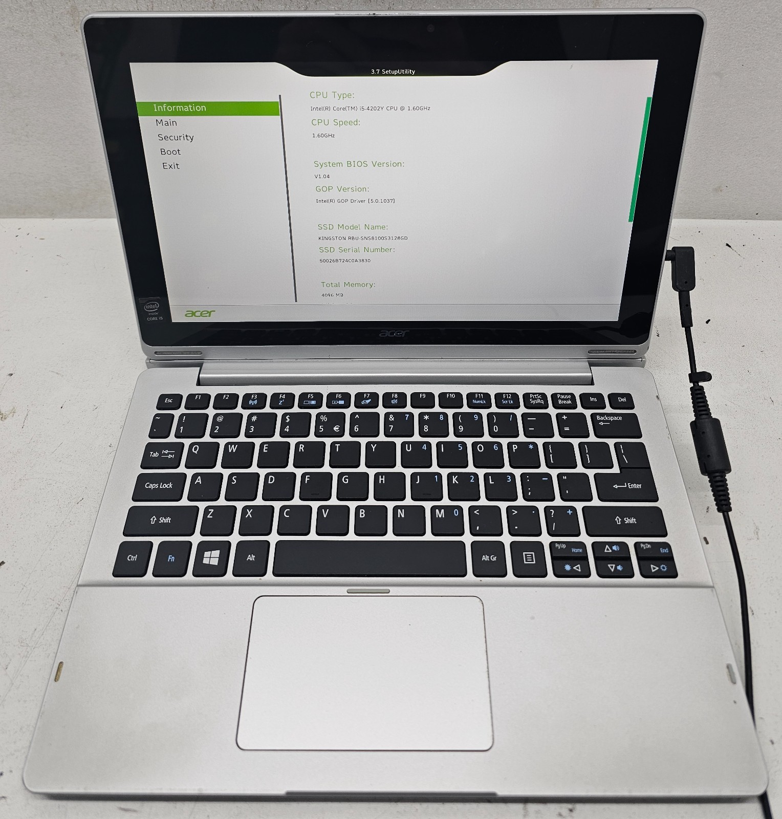 Acer Aspire Switch 11 Laptop Intel Core i5-4202Y 4GB Ram 128GB SSD No OS (FL)