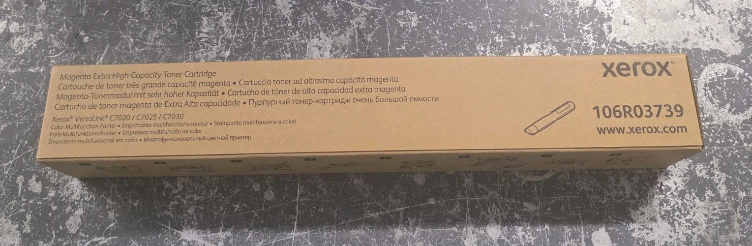 Genuine  Xerox 106R03739 Extra High Yield Magenta Toner Cartridge, OEM