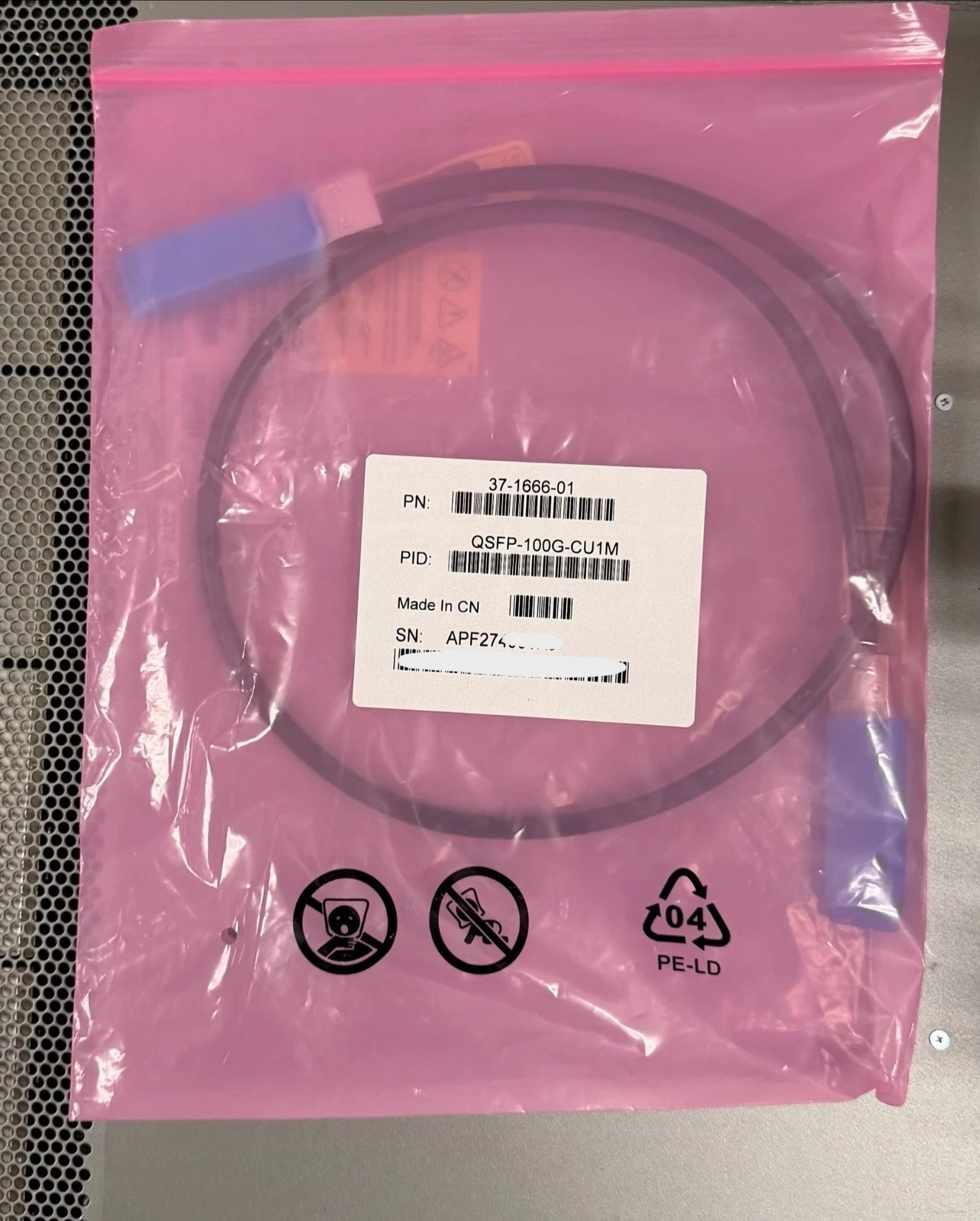 Genuine Cisco QSFP-100G-CU1M 100Gb Passive Copper 1M Cable 37-1666-01