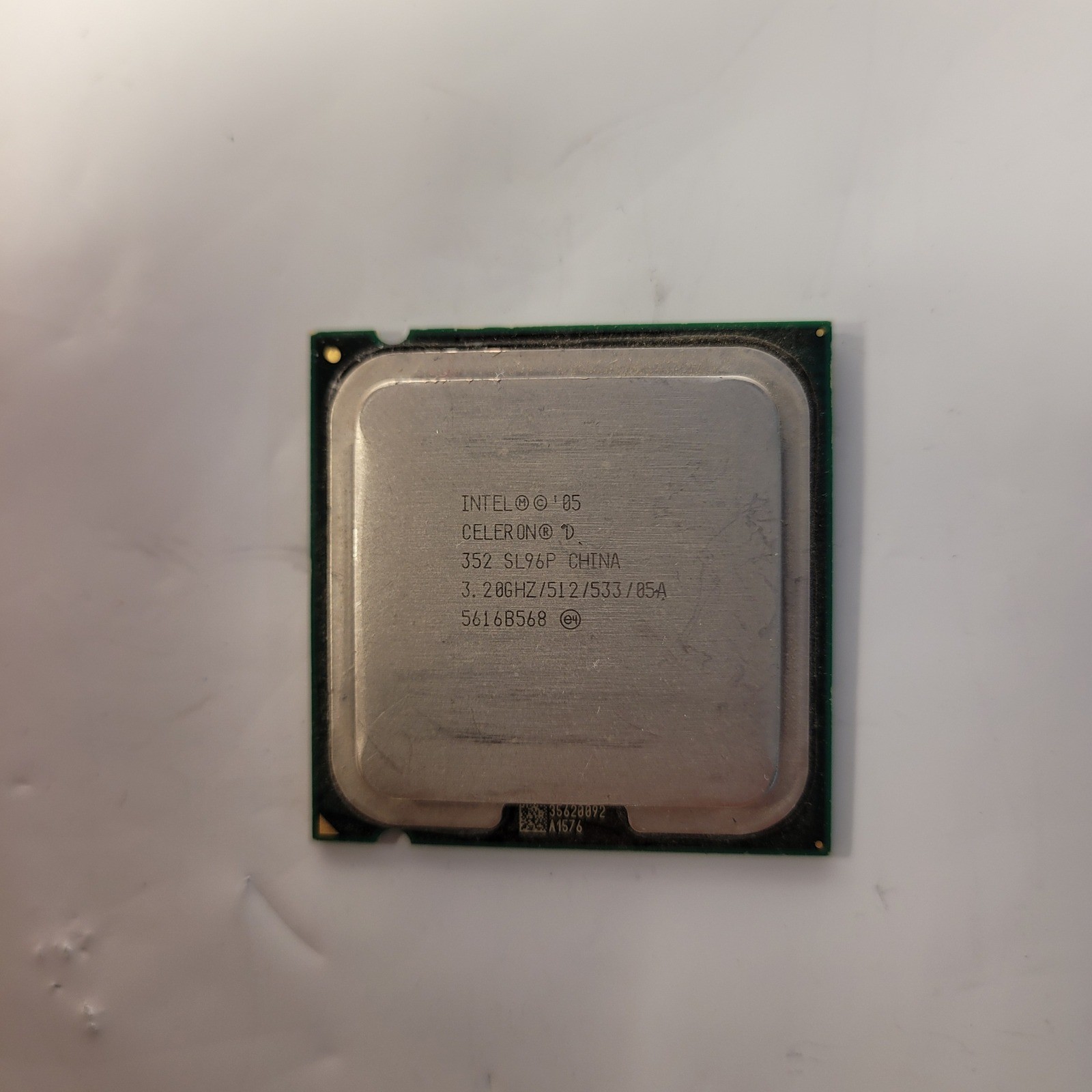 Intel Celeron D 352 CPU 3.20GHz 512K 533MHz LGA775 SL96P Processor