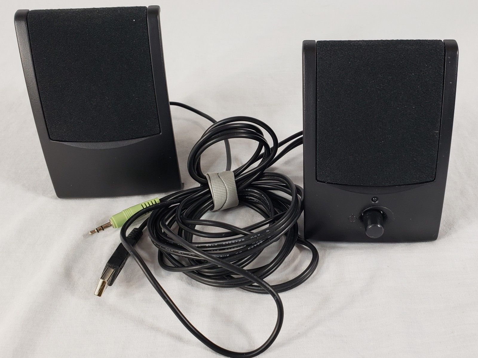 Digital Experience GEM 2.0 USB Mini Multimedia Speakers Desktop 5" x 3 1/4" Used
