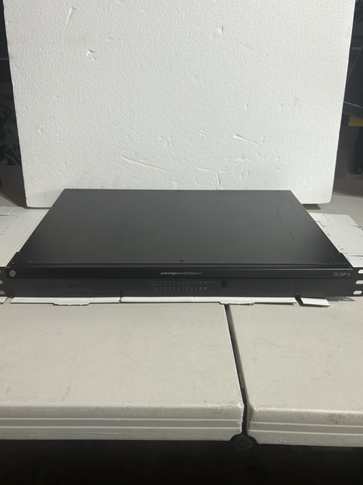Pakedge SX-24P 24-Port | 4x SFP Gigabit Ethernet Switch