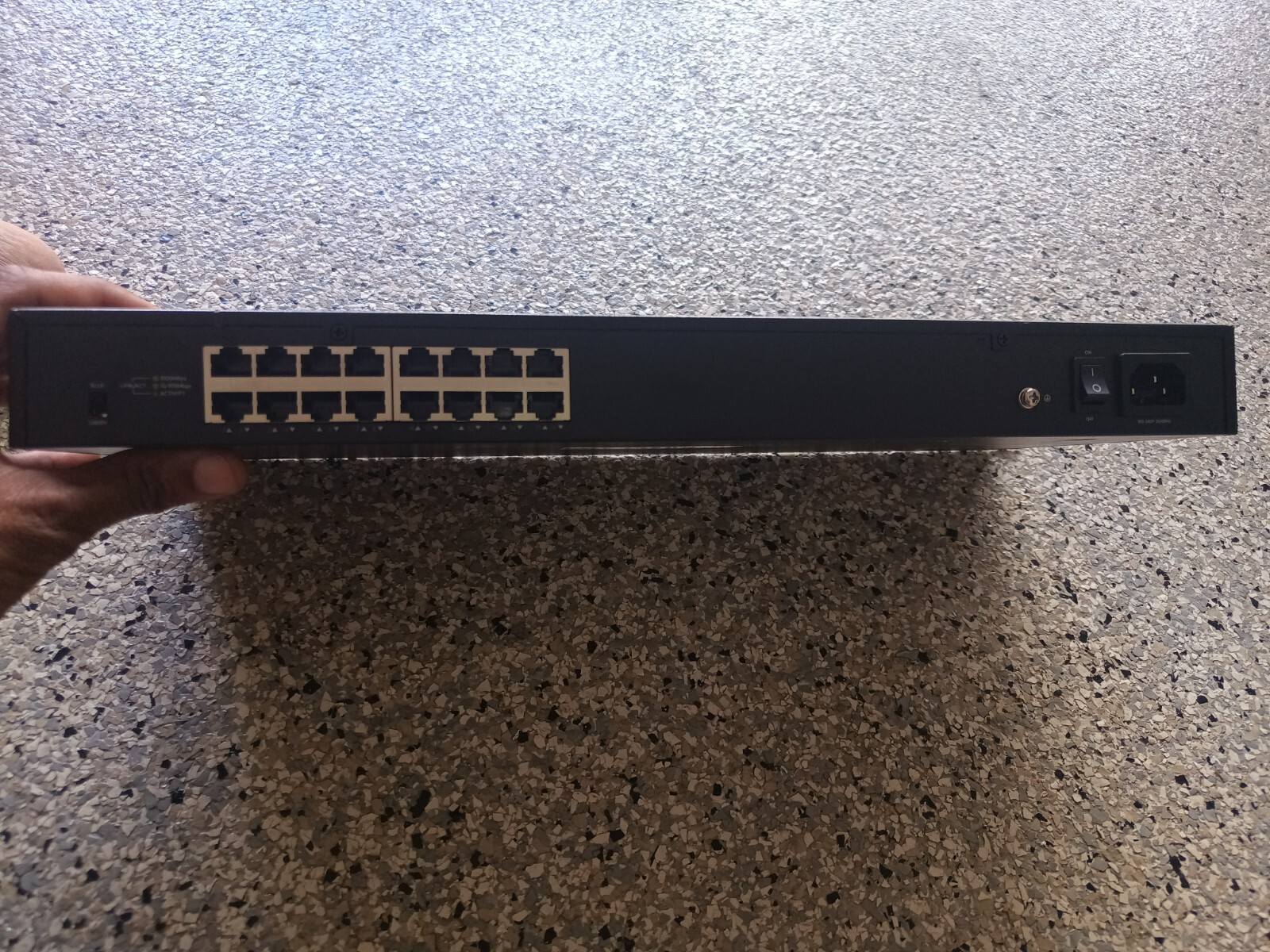 Luxul AGS-1016 16 Port Network Switch Tested and Workin - 