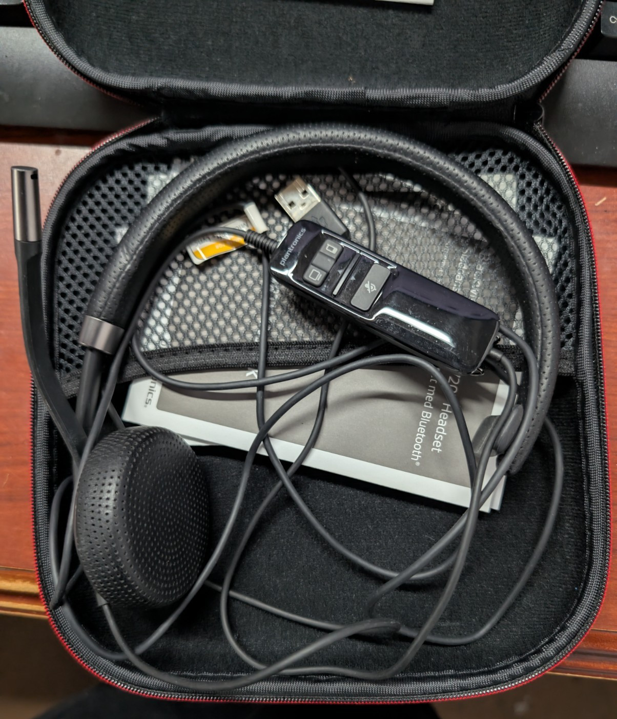Plantronics Blackwire C710/C720 Corded USB Headset w/Bluetooth & Hard Carry Case