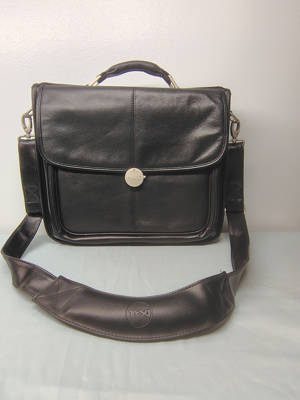Dell Black Leather 15 in Laptop Shoulder Messenger Bag Padded w/ Strap