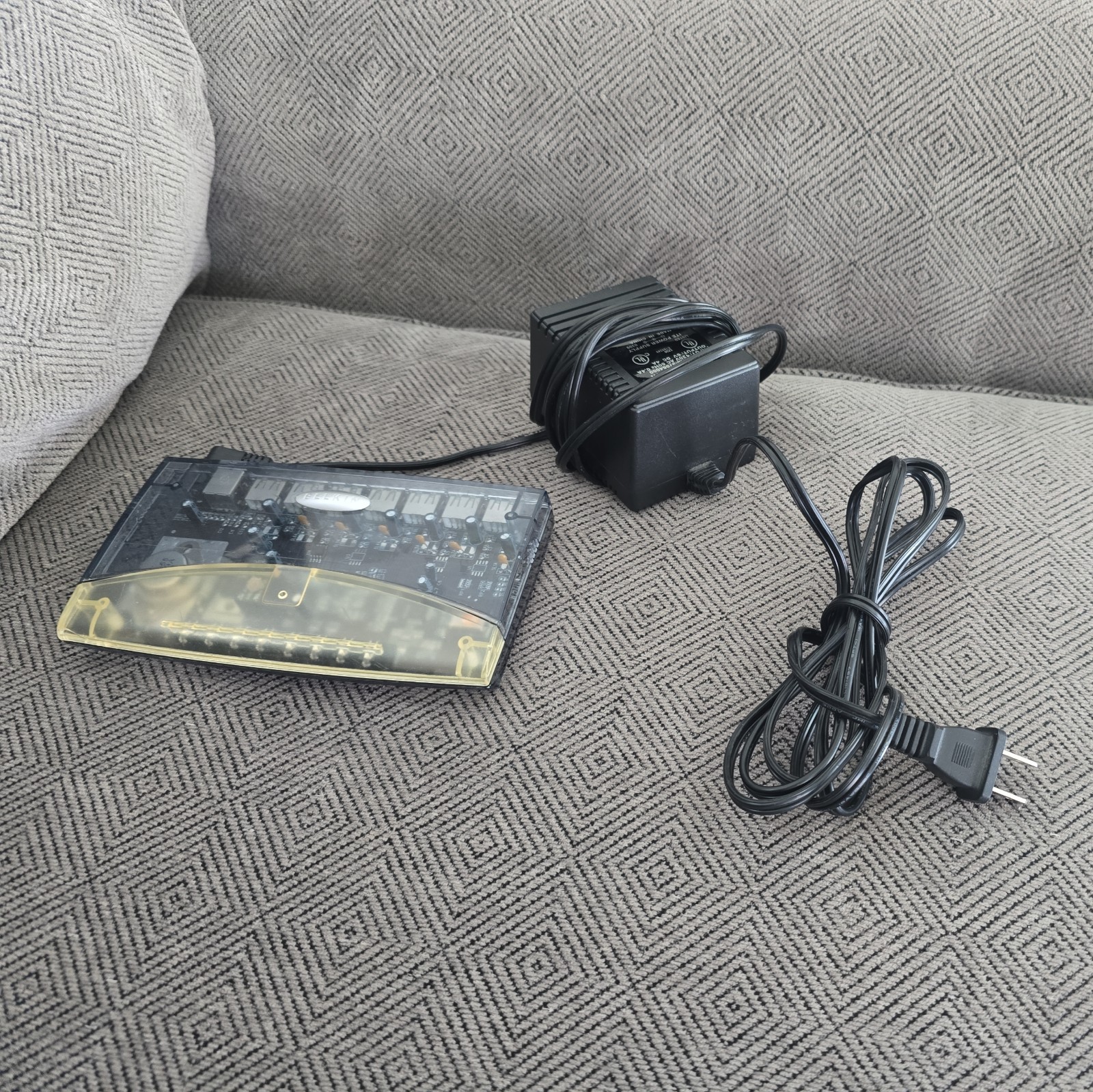 BELKIN F5U027 USB 7-Port Hub Powered Transparent Smoked Gray Vintage Desktop