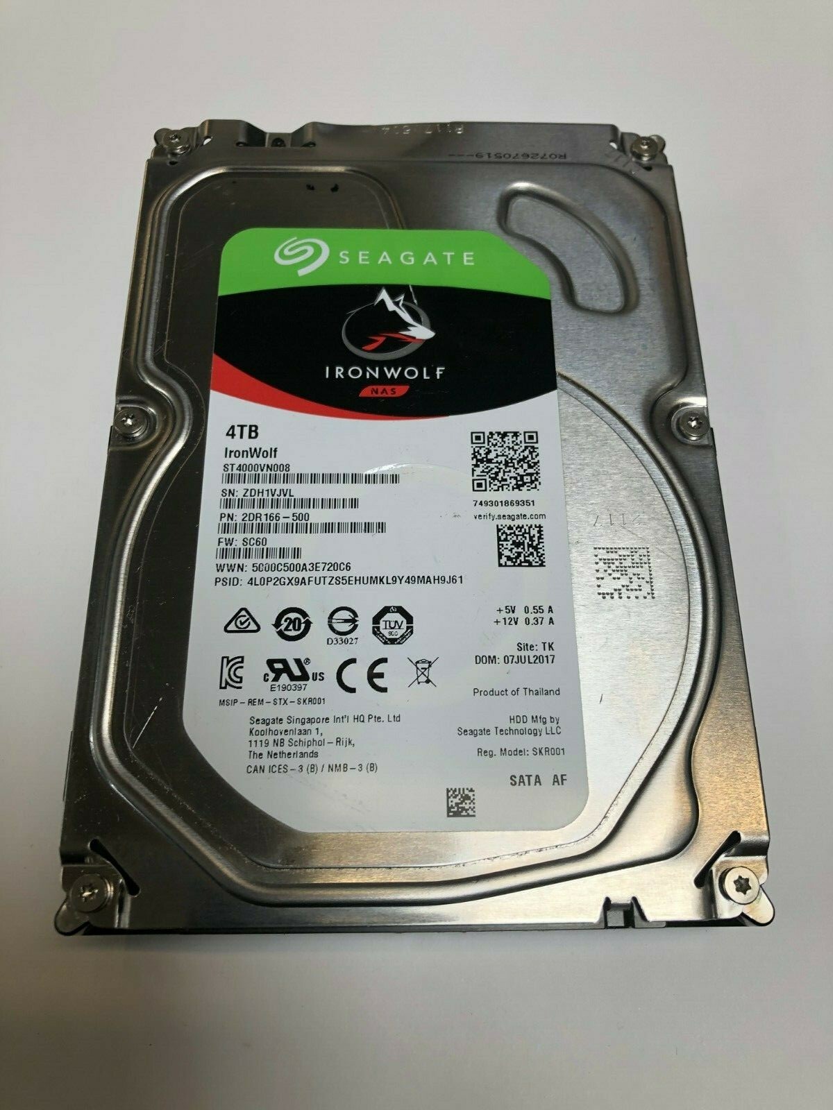 Seagate 4TB IronWolf NAS SATA 6Gb/s NCQ 64MB Cache 3.5" Hard Drive ST4000VN008