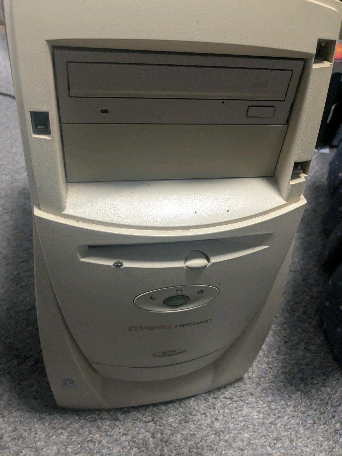Compaq Presario Case, DVD Player And A Floppy disk Reader Or Something