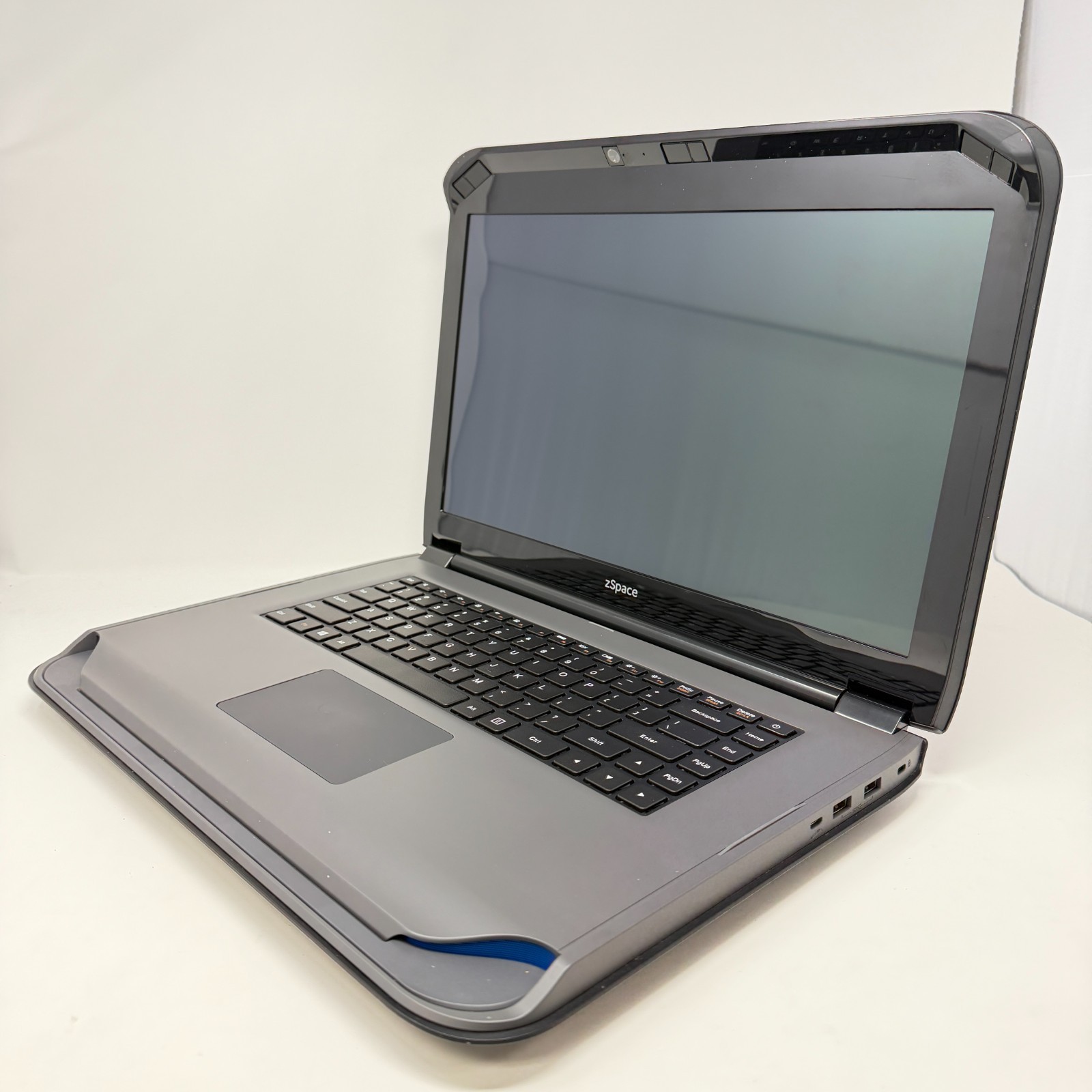 zSpace Laptop W1847 8GB RAM 256GB SSD AMD A9-9420 RADEON R5@3.00GHz Laptop