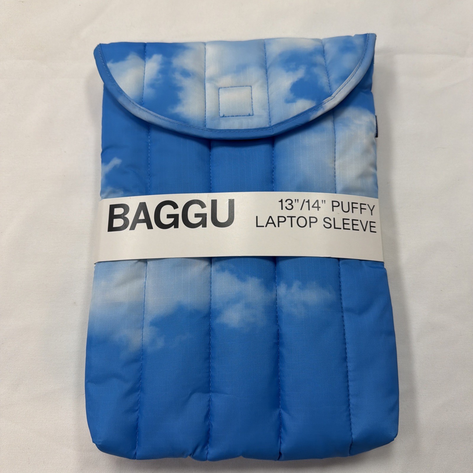 New Authentic BAGGU 13 14 Inch Puffy Laptop Sleeve Cloud print clouds photo NWT