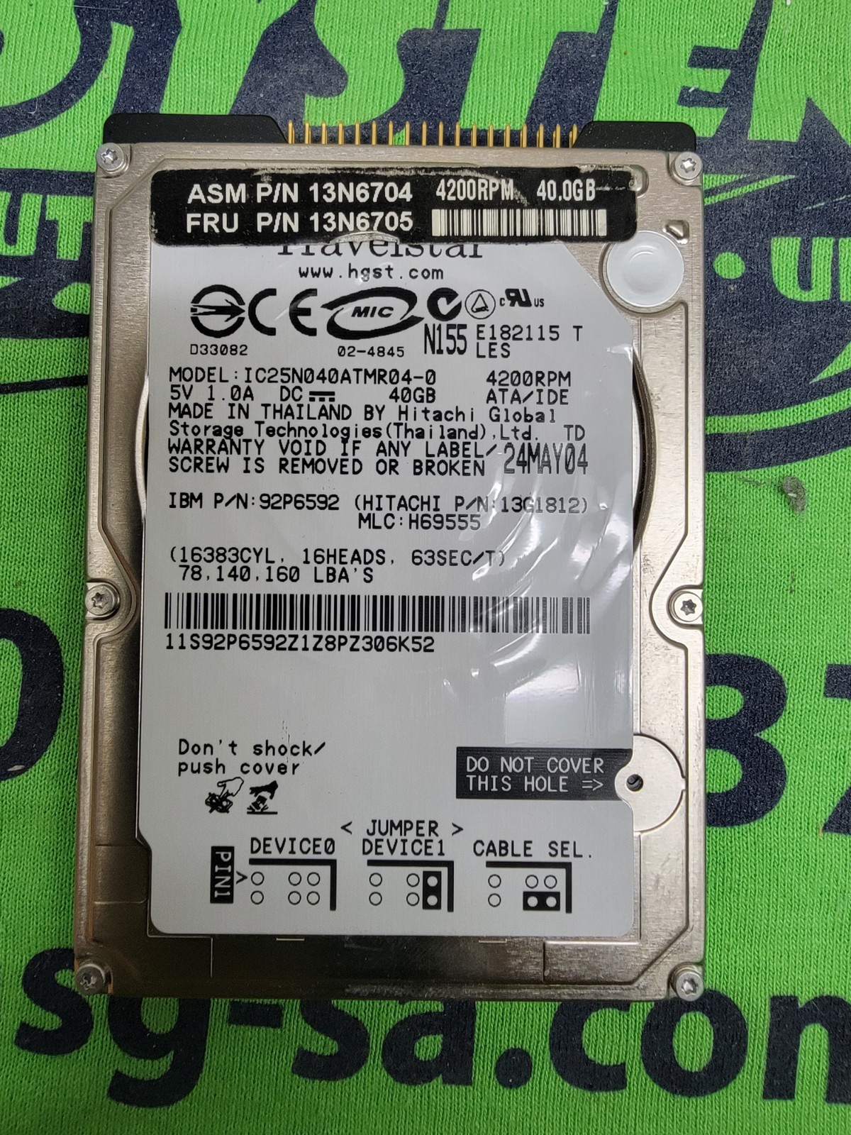 Hitachi Travelstar 40GB 4200RPM IC25N040ATMR04-0 IDE Interface Hard Drive