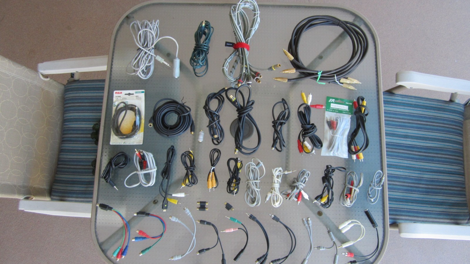 Lot of 40 Mixed Electronic Audio Video Cables