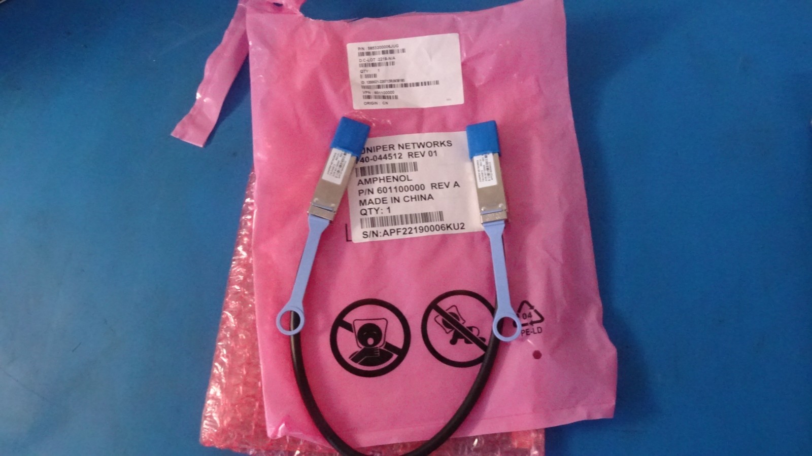 Juniper 740-044512 EX-QSFP-40GE-DAC-50CM 40G QSFP+ Passive Twinax DAC Cable 0.5m