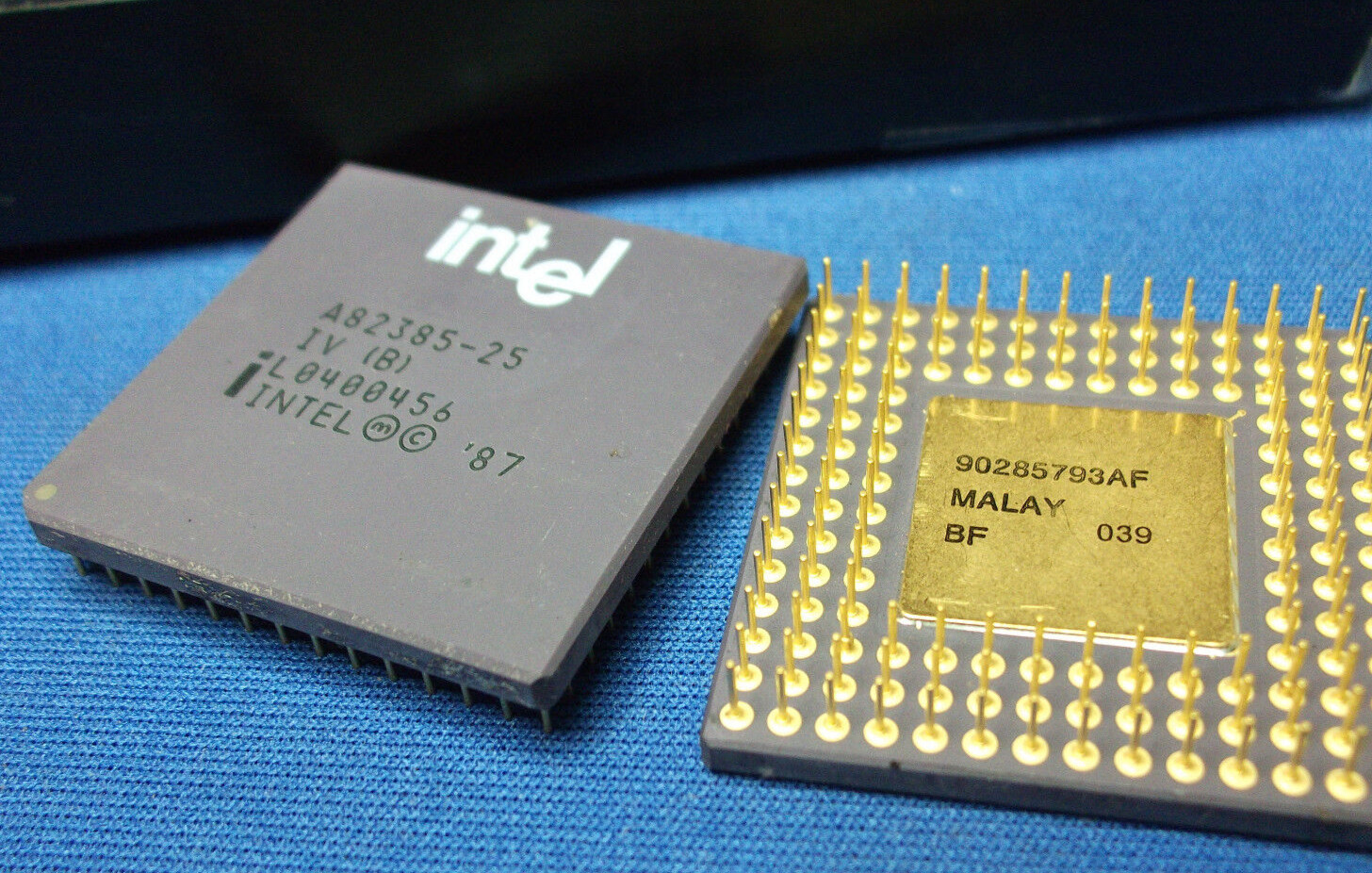 A82385-25 IV(B) Intel A82385 Vintage CPU CACHE CONT PGA Gold NEW ORIG PKG QTY-1