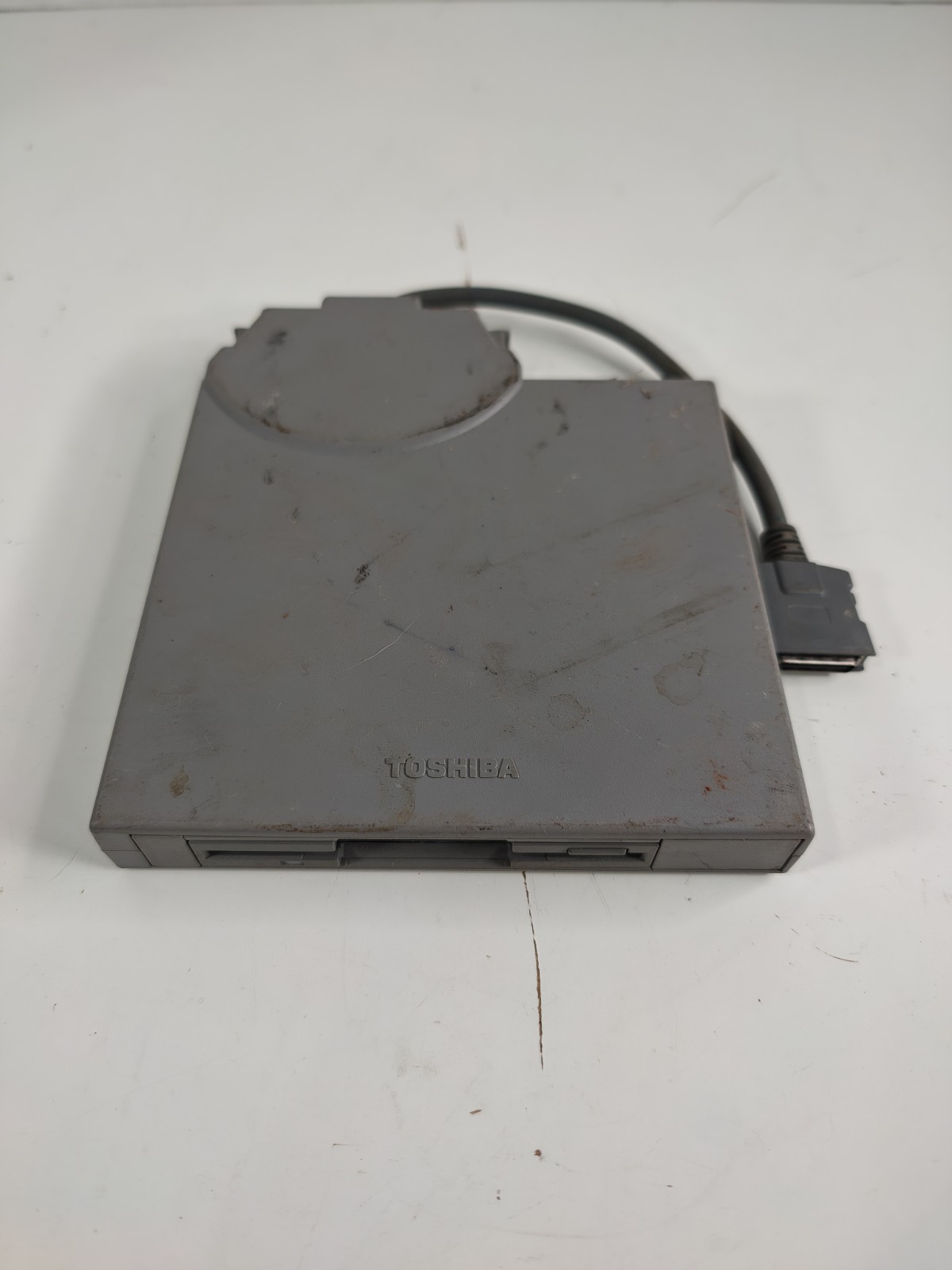 Toshiba PA2611U External 3.5 Floppy Disk Drive FDD Attachment Case Gray UNTESTED