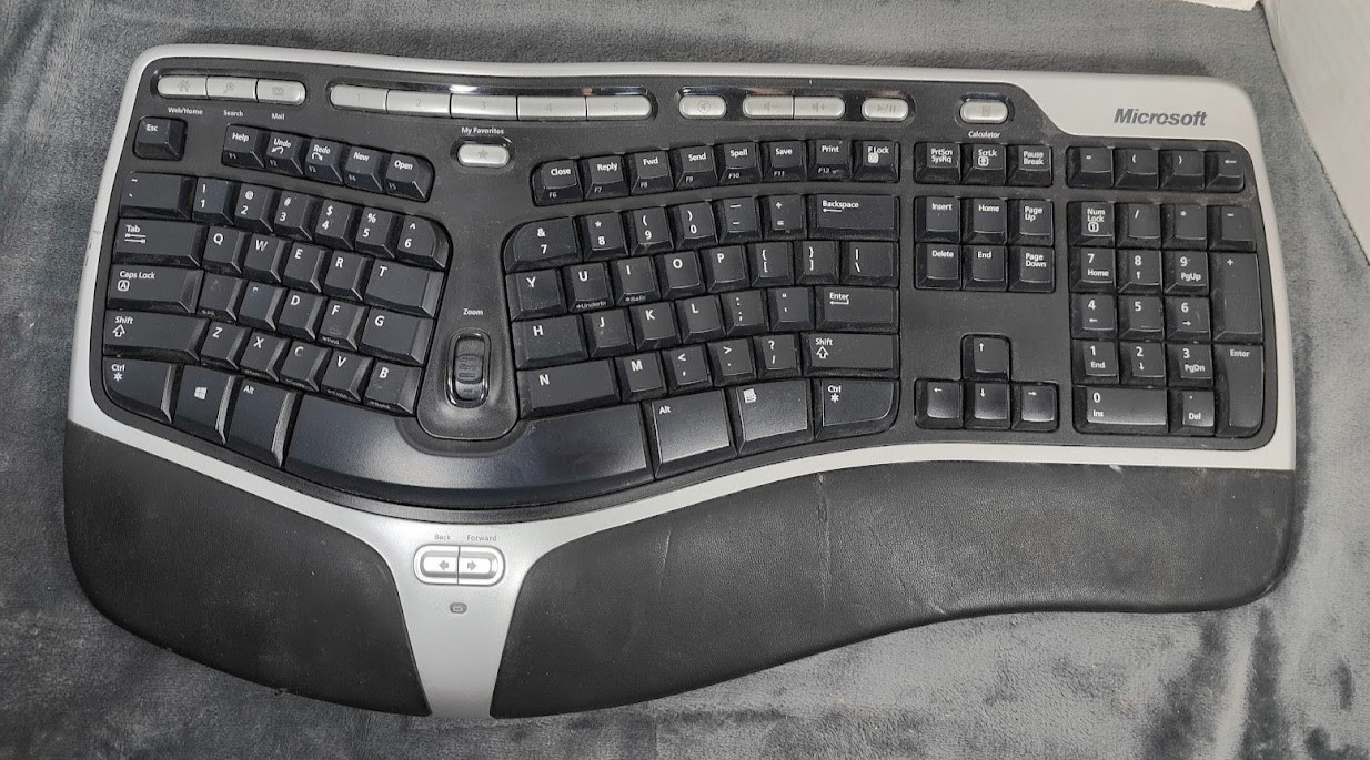 Microsoft Natural Wireless Ergonomic Keyboard 7000 Model 1118 NO DONGLE 