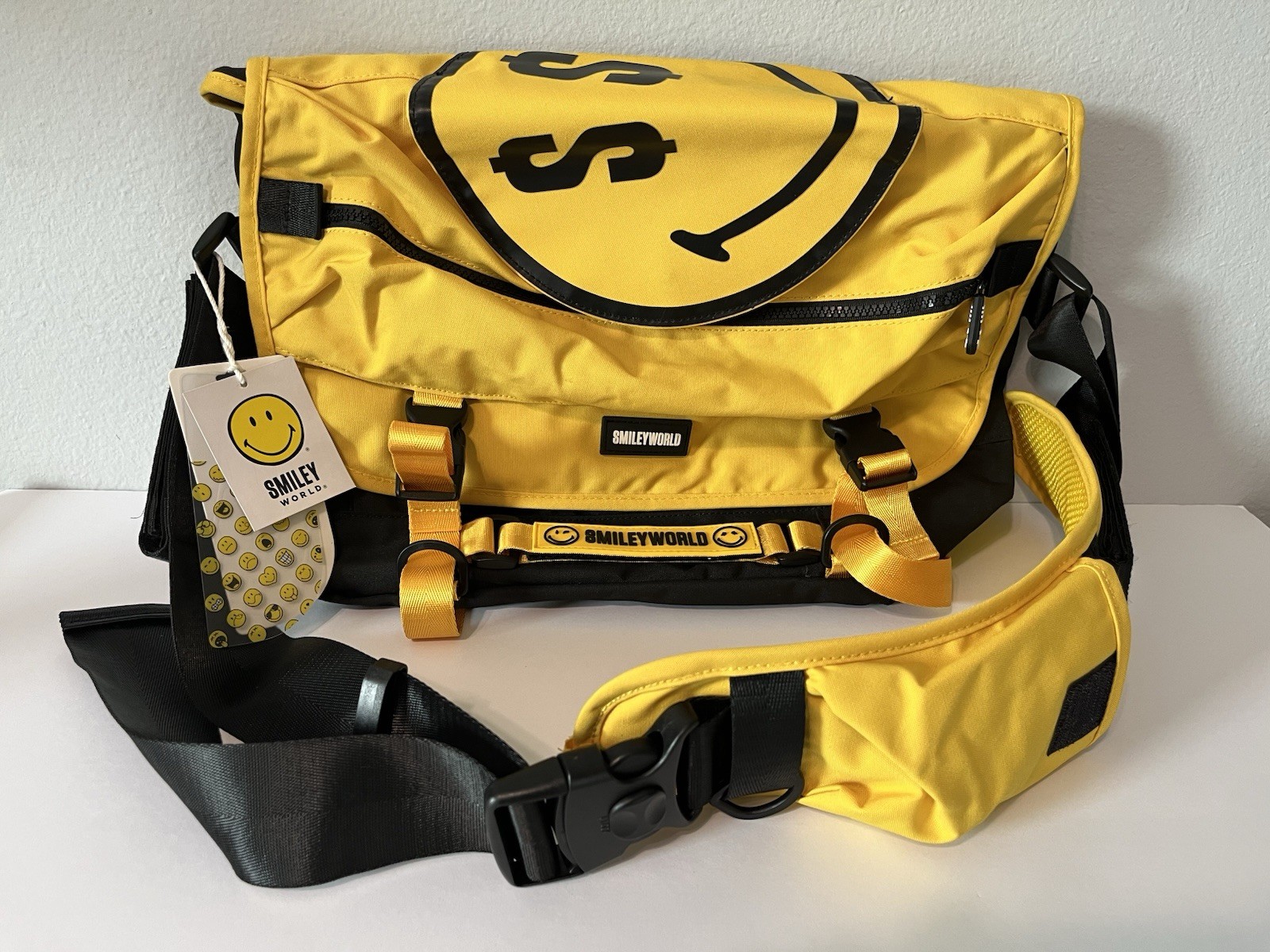 SmileyWorld Yellow/Black Smiley Laptop Messenger Bag Zip Buckle Adjustable Strap