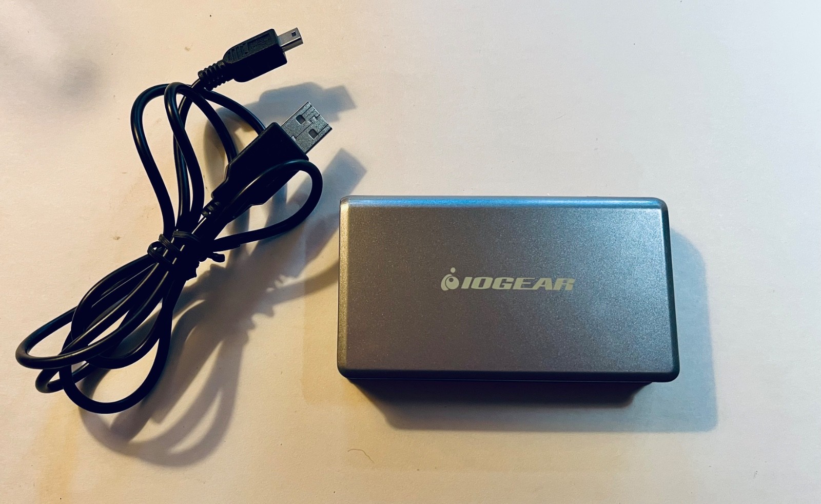 Vintage IOGEAR memory card reader writer 56 in 1 GFR 281