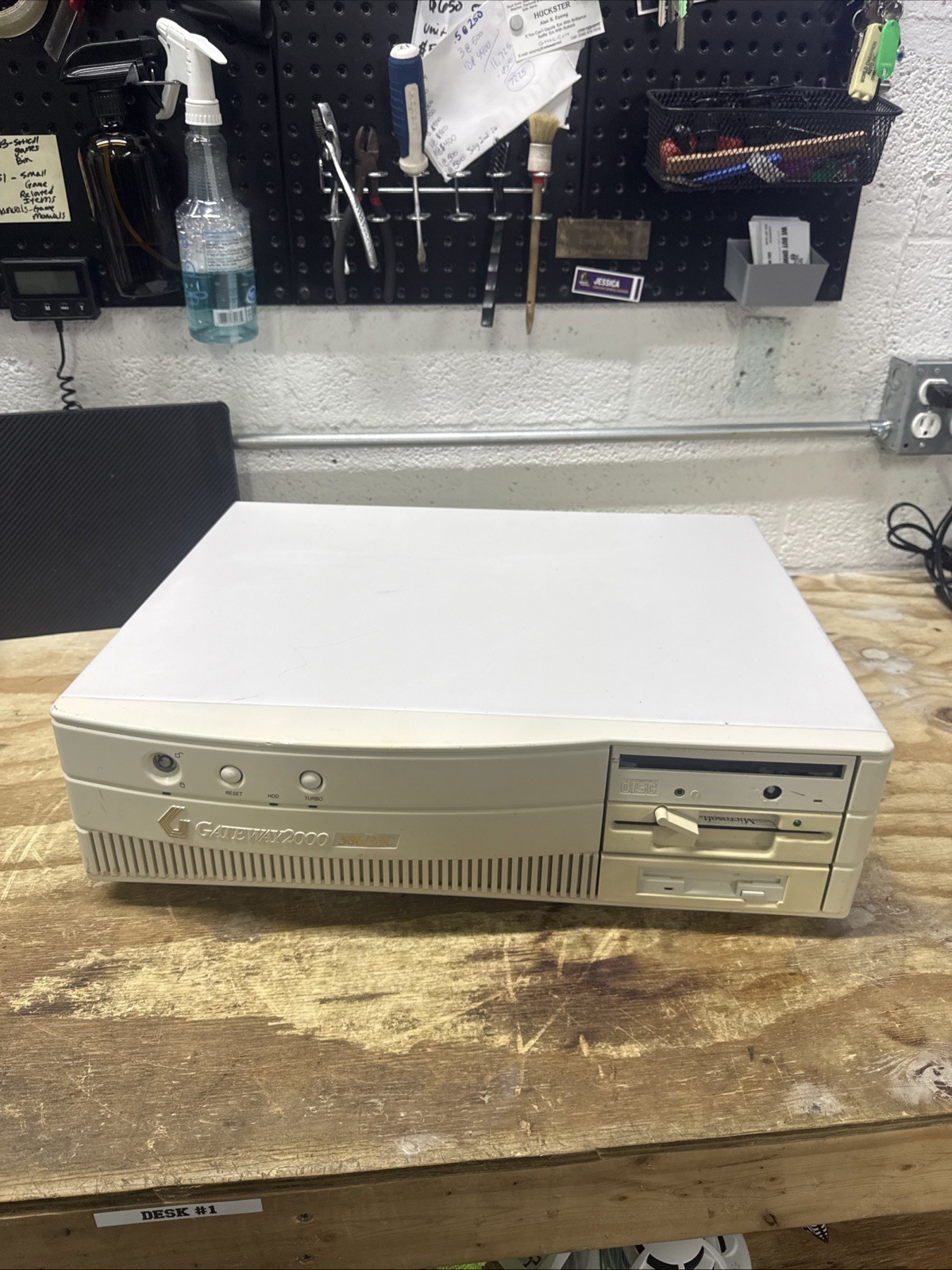 Gateway 2000 386/33C Computer - UNTESTED SOLD AS IS FOR PARTS/REPAIR