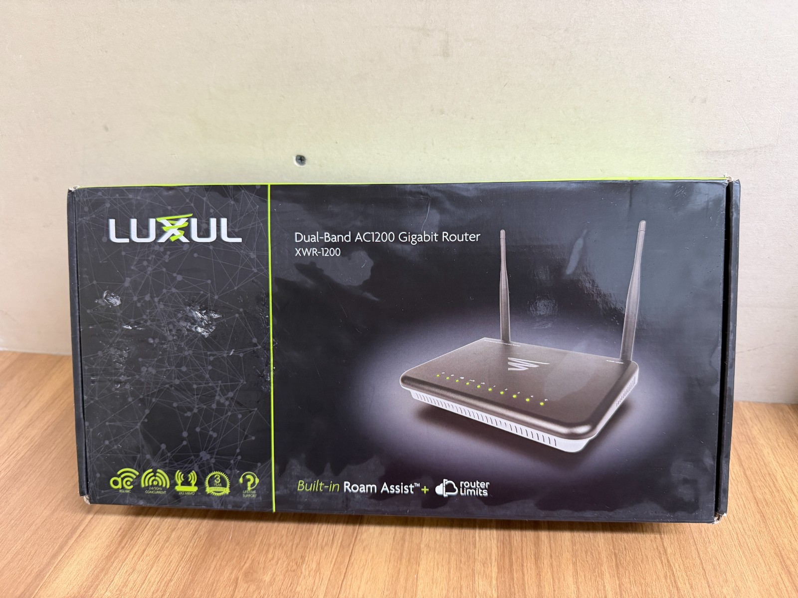 LUXUL XWR-1200 Dual-Band AC1200 Gigabit Router Wireless Networking