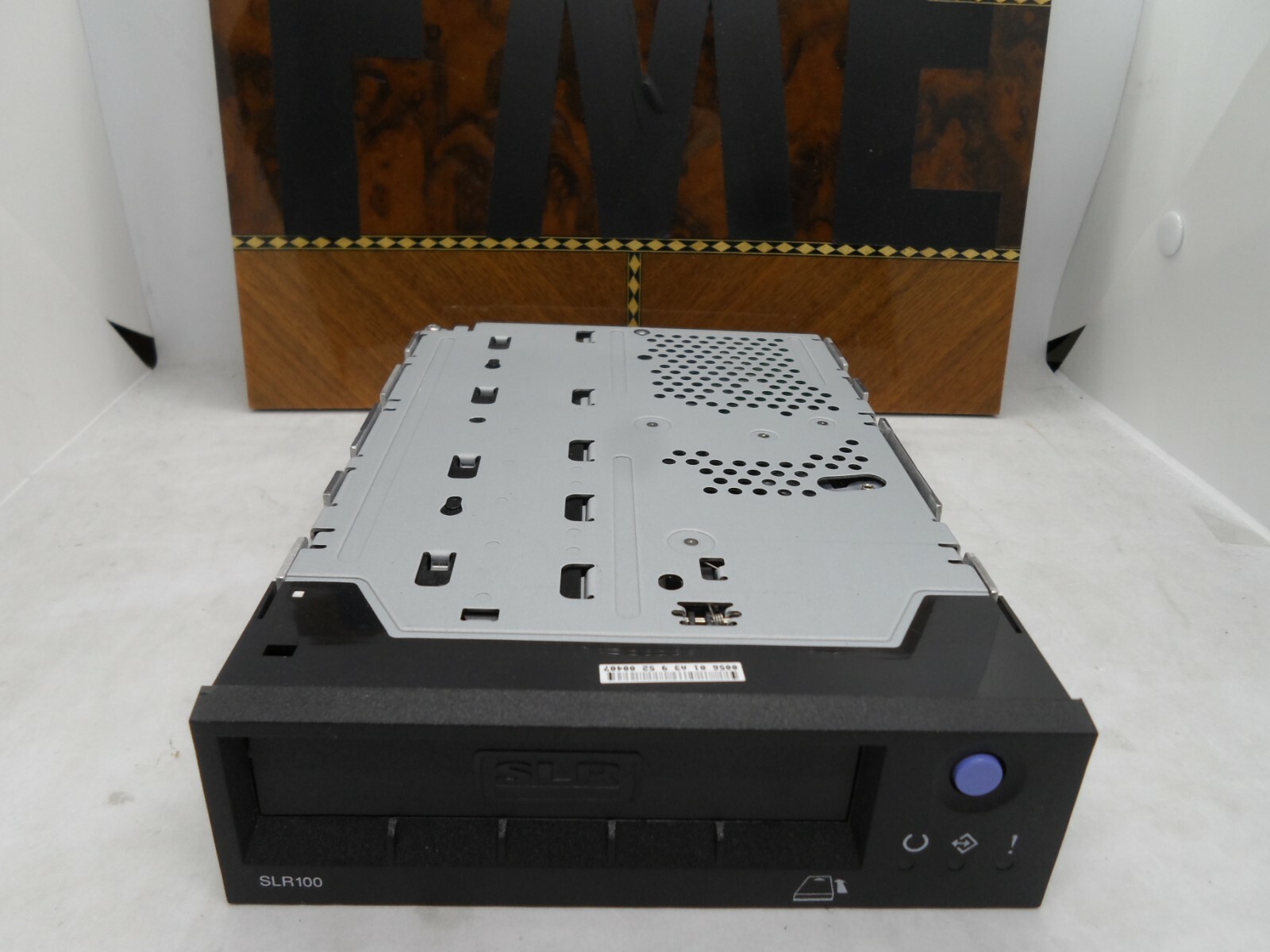 IBM SLR100 50/100GB Internal SCSI TAPE 45e0669 4587-9406