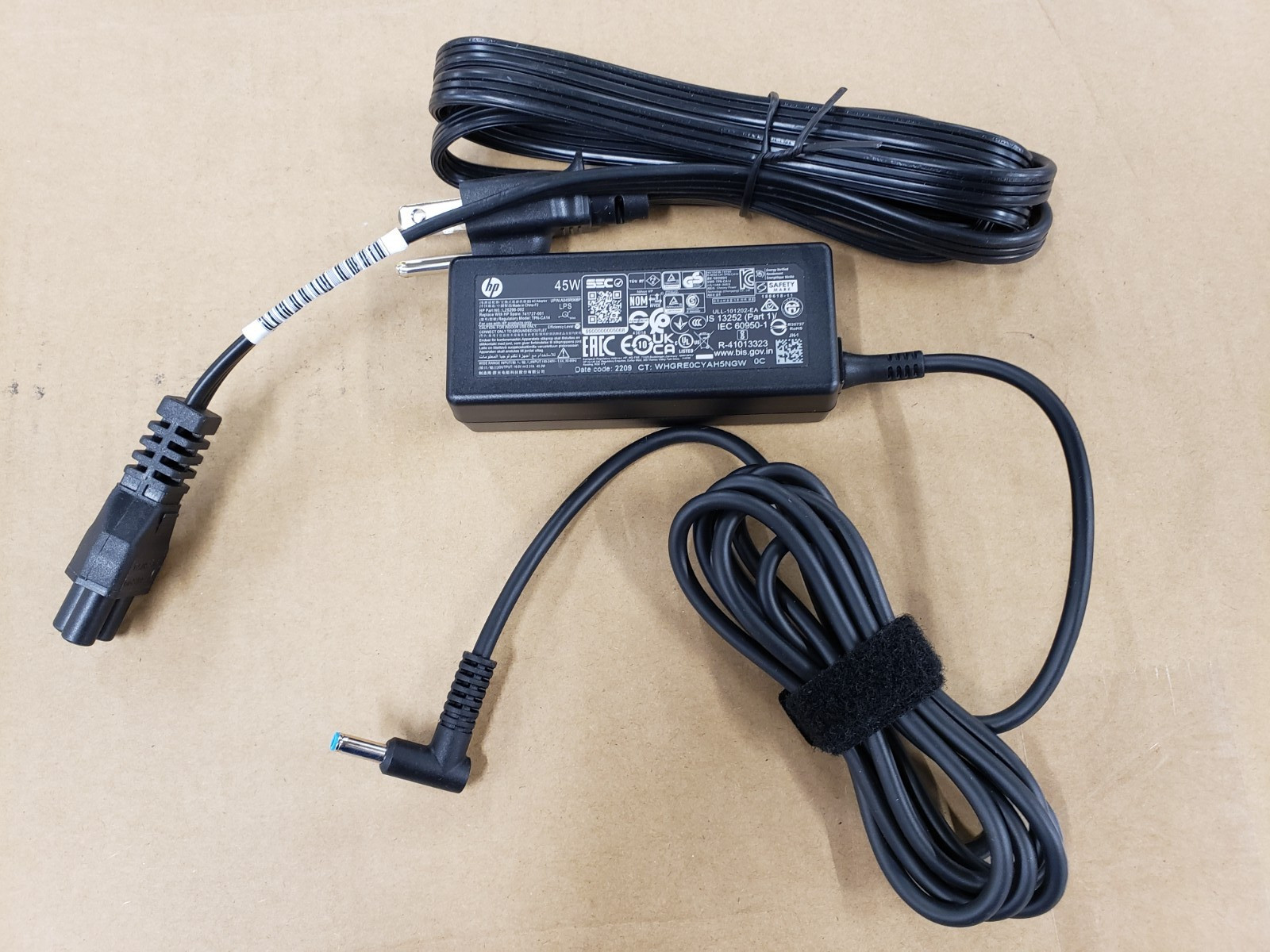 Genuine HP 45w Blue Tip Laptop Charger L25296-002 741727-001 TPN-CA14 -QTY AVAIL