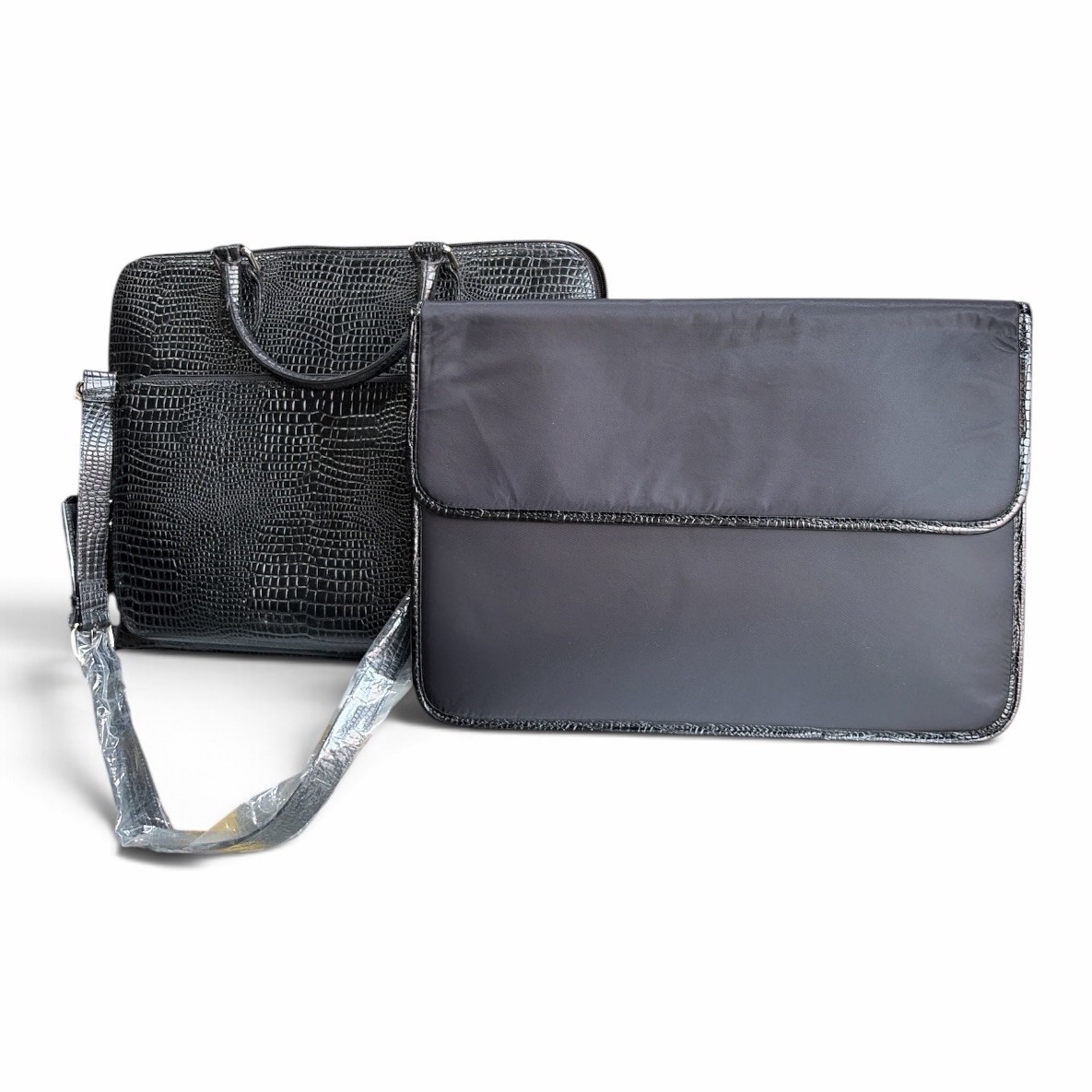 Levenger Black Genuine Leather Crocodile Embossed Briefcase Messenger Bag 16x12"