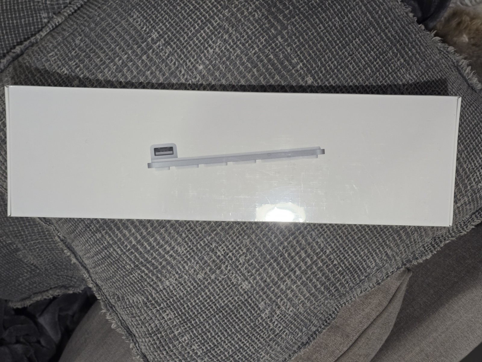 Apple Wired Keyboard With USB MB110LL/B Model A1243 New Sealed Updated Version 