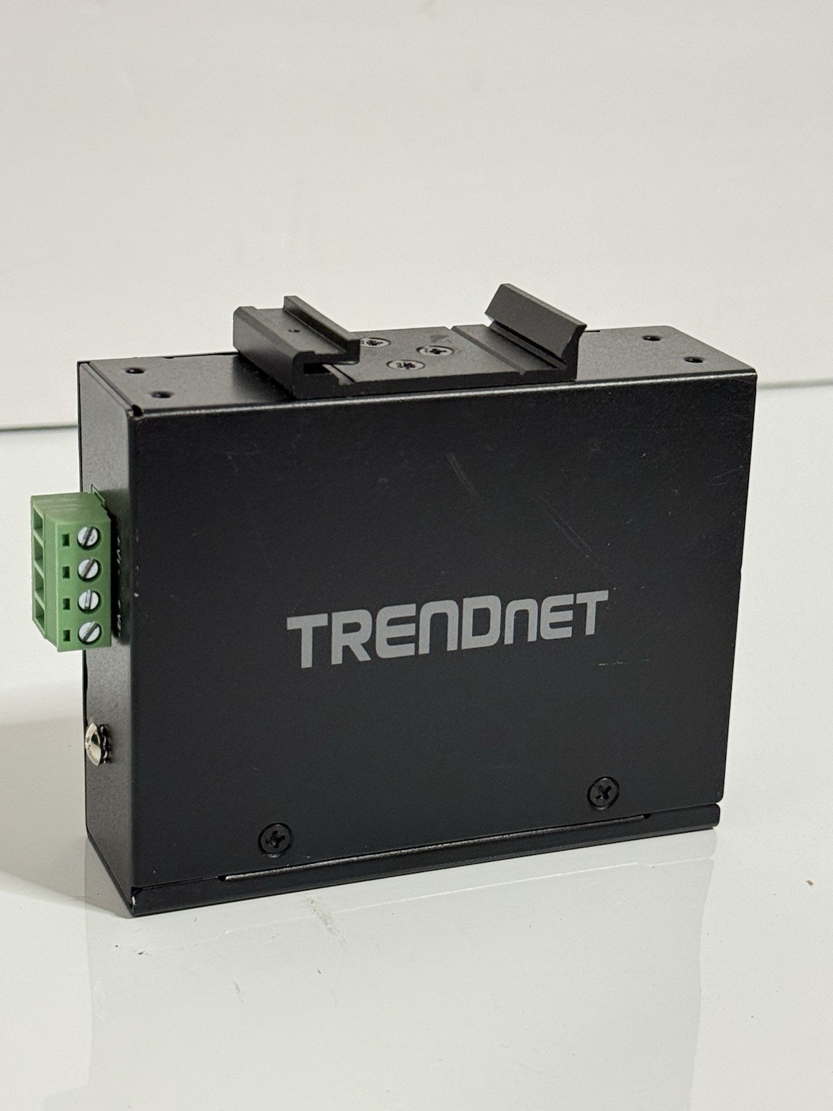 TRENDnet Gigabit PoE+ Injector Hardened Industrial, TI-IG30 (Hardened Industrial