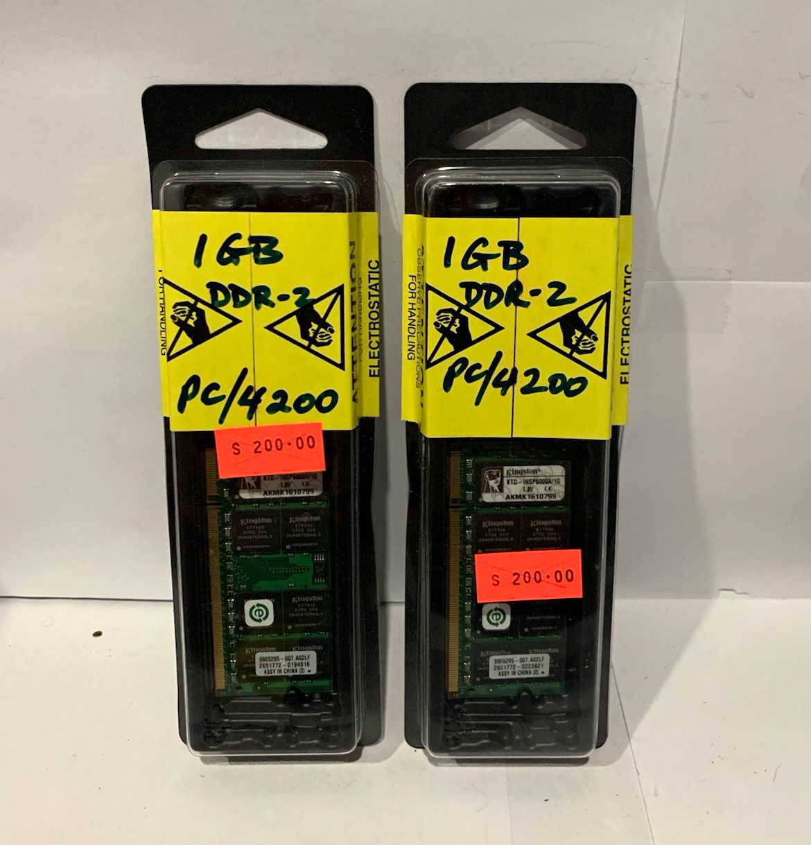 Kingston 2GB Kit (2x1GB) DDR2 PC2-4200 DDR2-533 240-Pin DIMM Non-ECC (LOT OF 2)