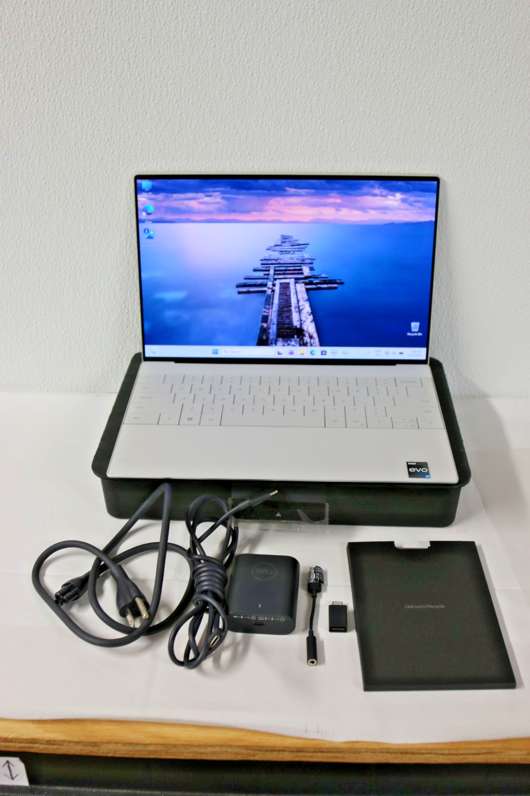 Dell XPS 13 Plus 9320 – 13.4" 3.5K OLED Touch – i7-1260P – 16GB RAM – 512GB SSD