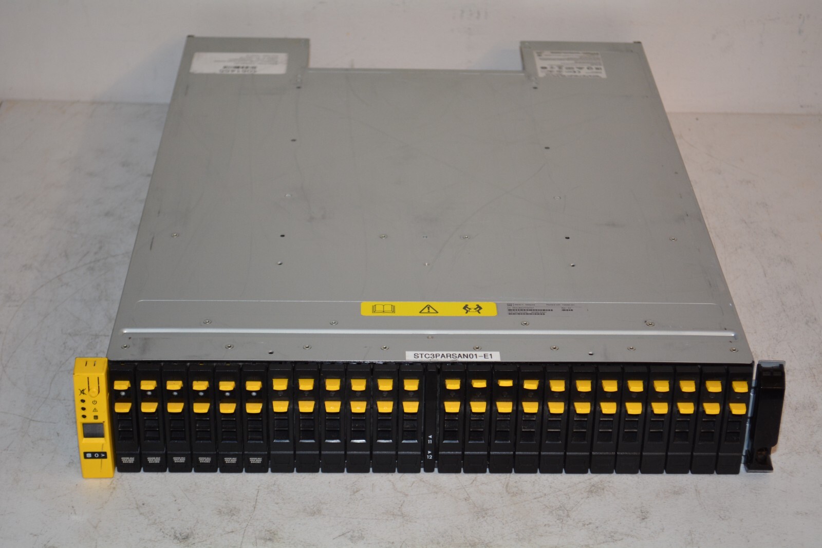 ^ HP (HPE) 3PARA-ST1111 2U 24-Bay 2.5" SAS Storage Array (No HDs) #W4834