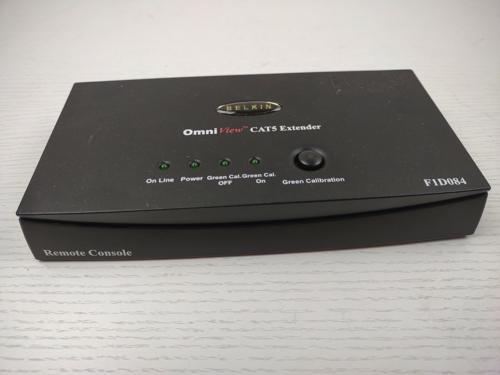 Belkin F1D084 OmniView CAT5 KVM Extender Remote Console 