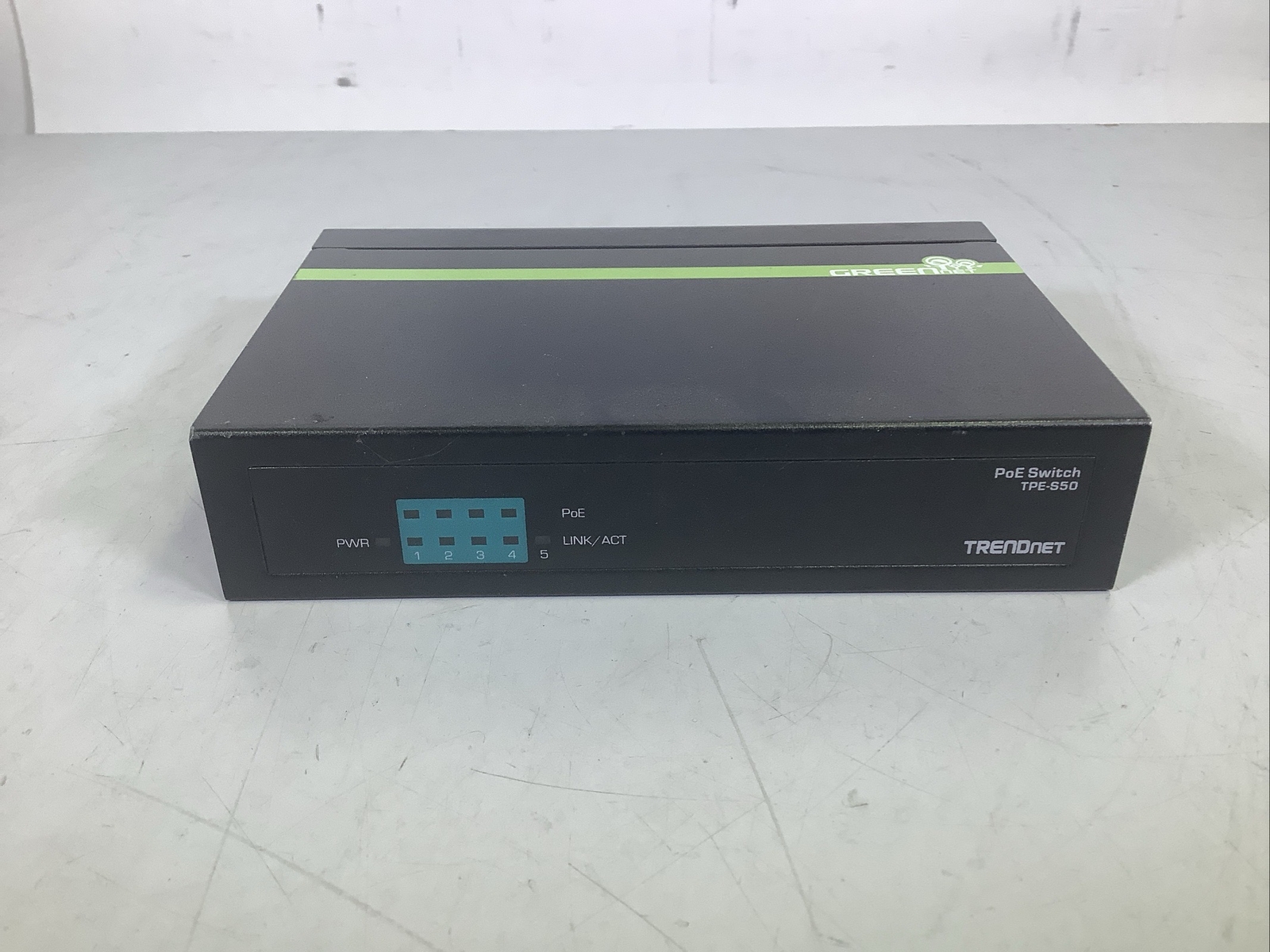 TRENDnet 6 Port TPE S50 6-Port 10/100 Mbps PoE Switch TPE-S50 - NG N4D