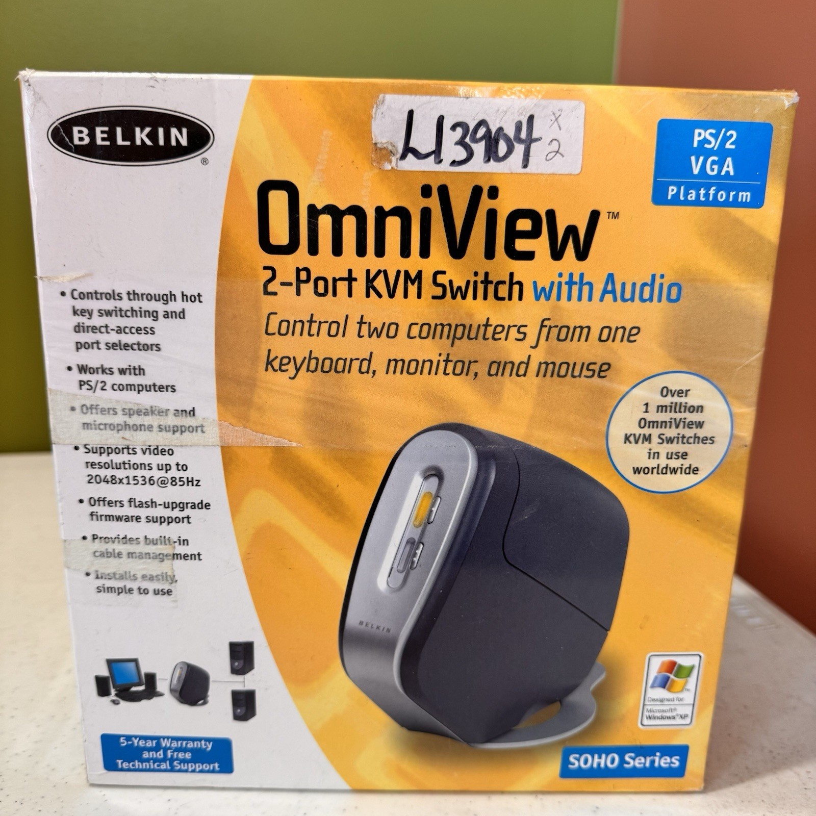 BELKIN OmniView 2-Port KVM Switch With Audio SOHO Series New Open Box