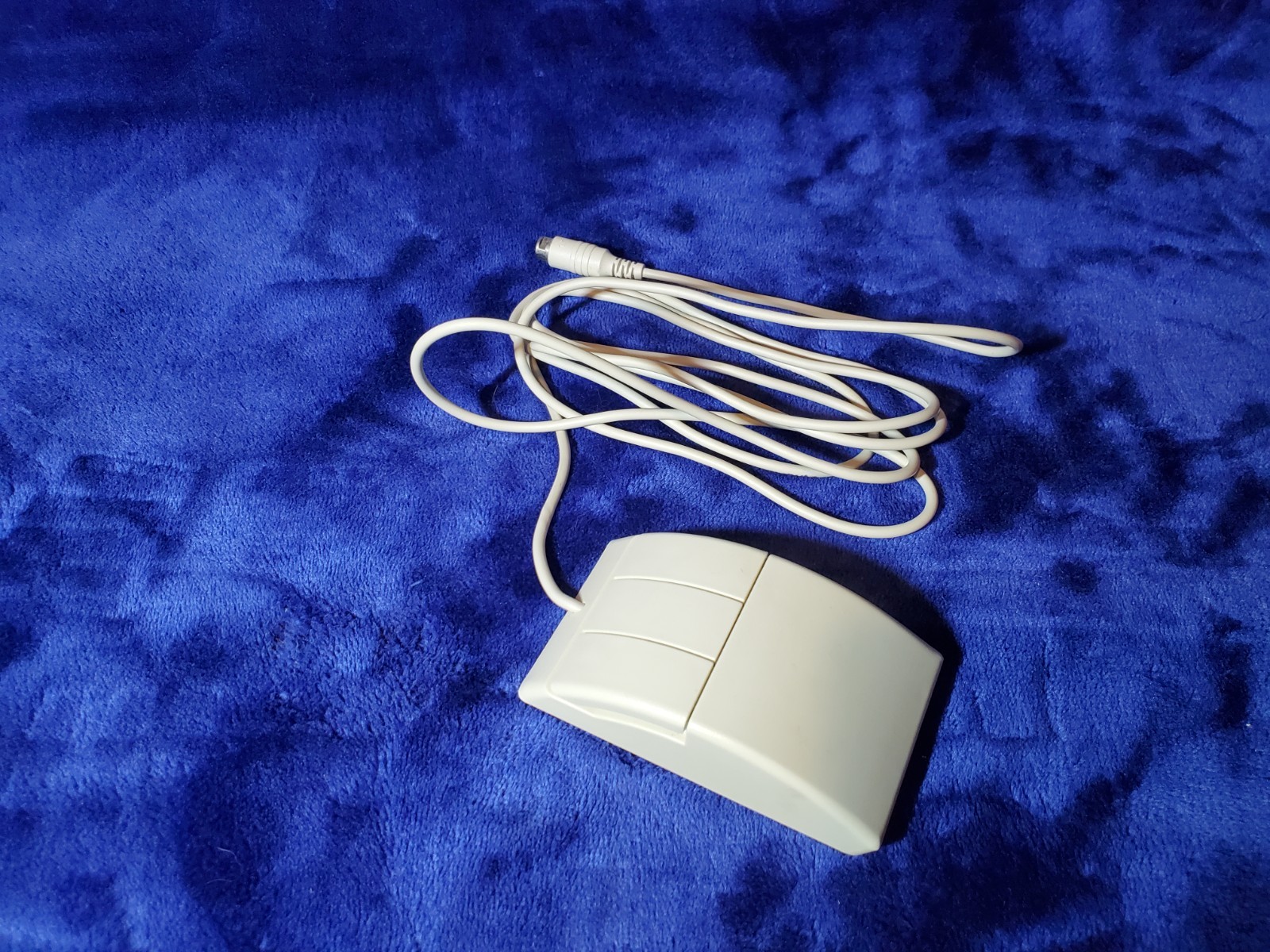Vintage Leaguer LG-BM-3816 3 Button Bus Mouse 400 DPI 9-Pin Mini DIN Retro PC