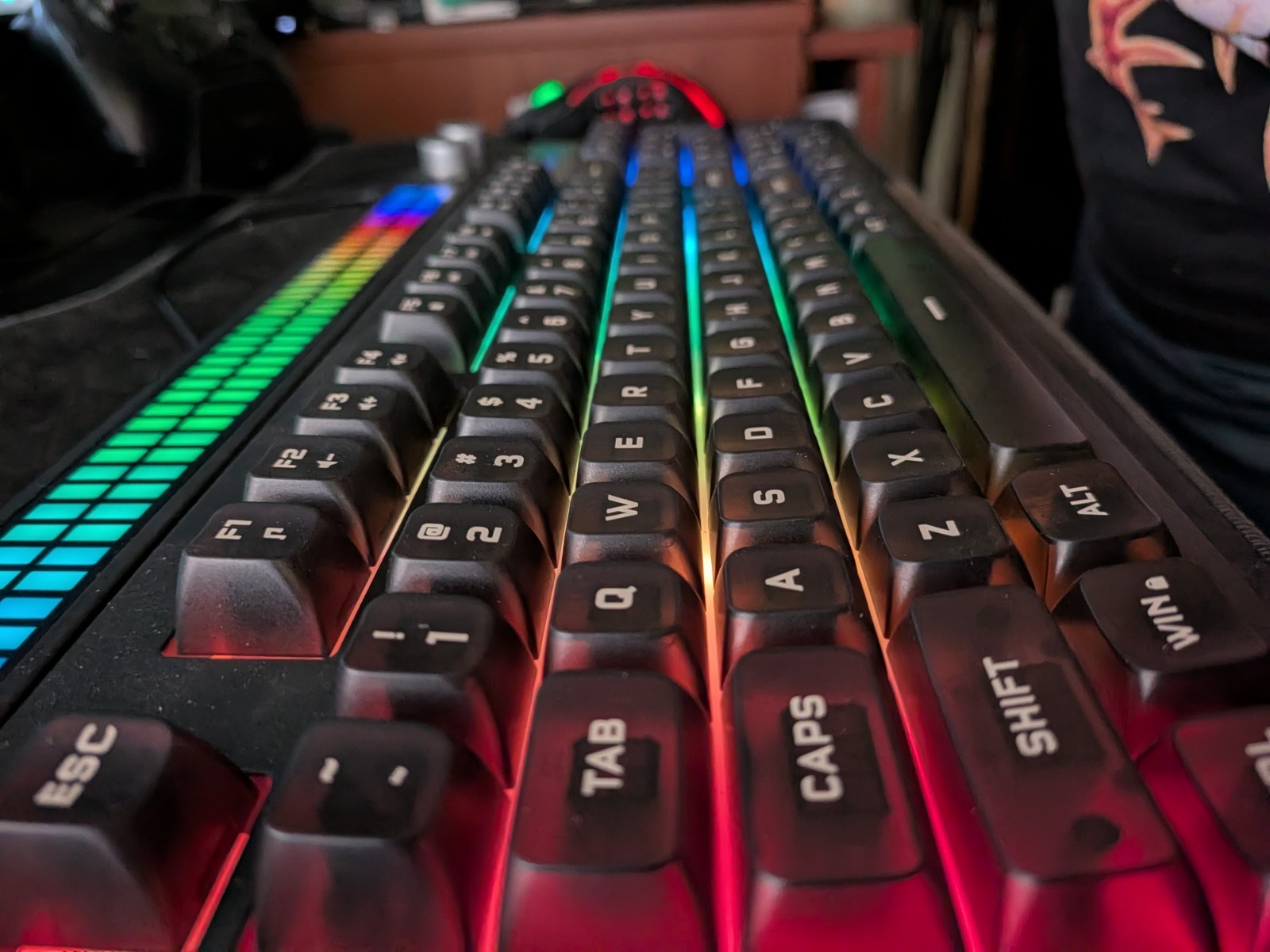 Sablute GK21 Wired RGB Gaming Keyboard - Ultra Silent Membrane, Audio Sync Strip