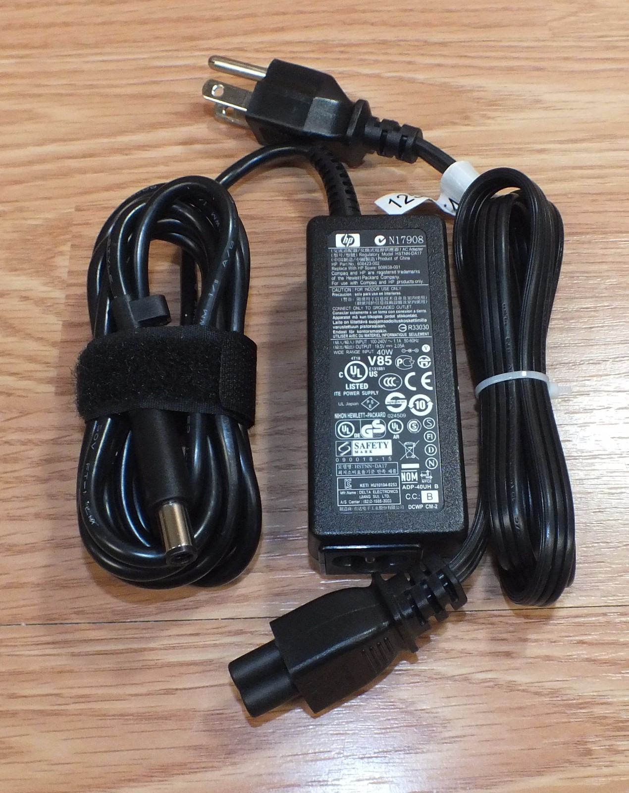 Genuine HP (HSTNN-DA17) 40W 19.5V 50/60Hz 608423-002 AC Adapter Power Cord 