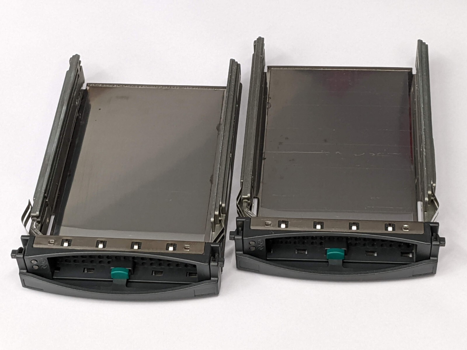 2 x HDD HotSwap A3C40056861 Fujitsu-Siemens Primergy TX150 TX200 RX/TX300 and more