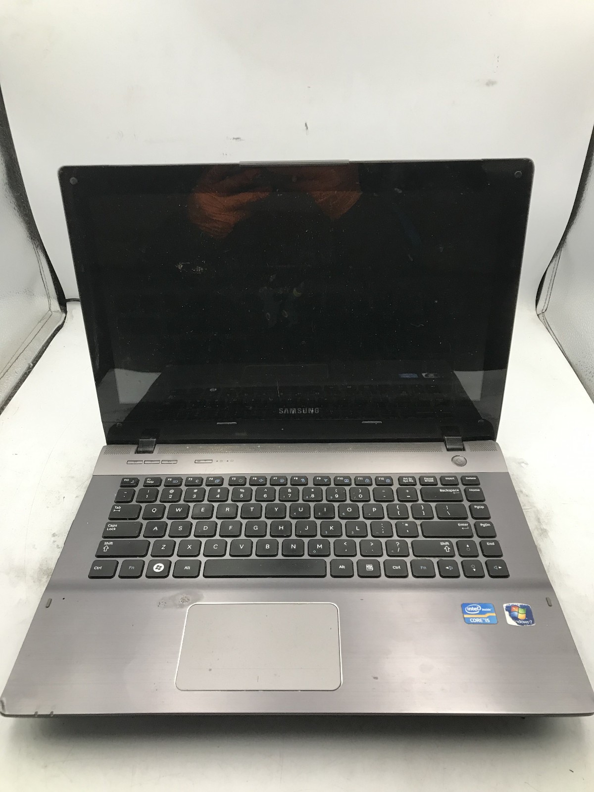 SAMSUNG NP QX411L - FOR PARTS/REPAIR - INTEL I5 2430M - NO RAM -READ DESCRIP- BB