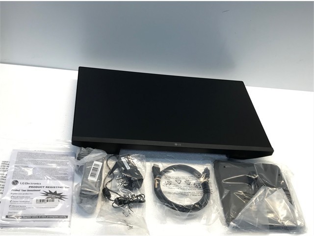 LG 24BR400-B 24'' IPS FHD 1920x1080 100Hz Monitor with AMD FreeSync