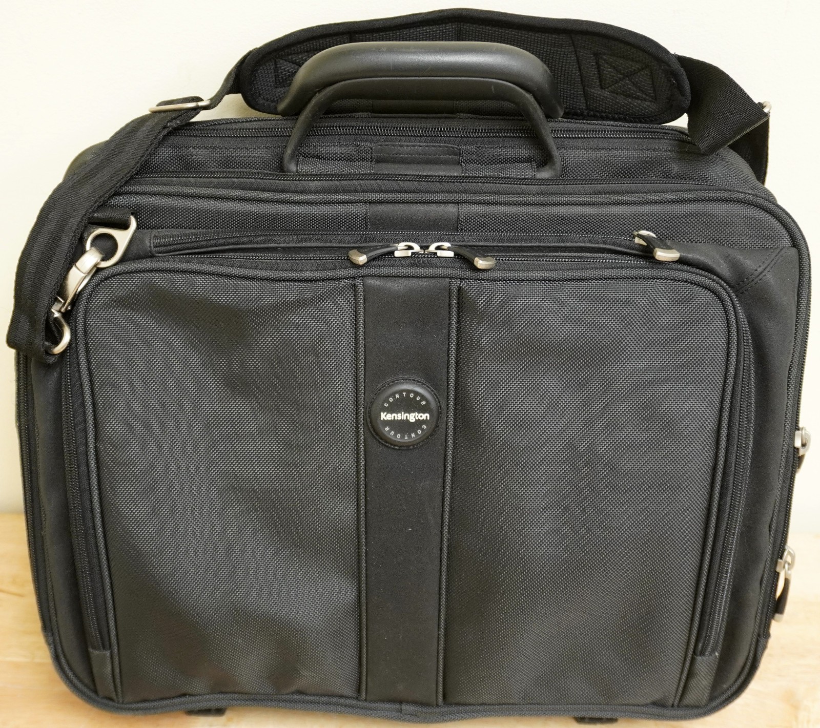 Kensington Contour Roller Wheeled Ergonomic Computer Case Black K62348