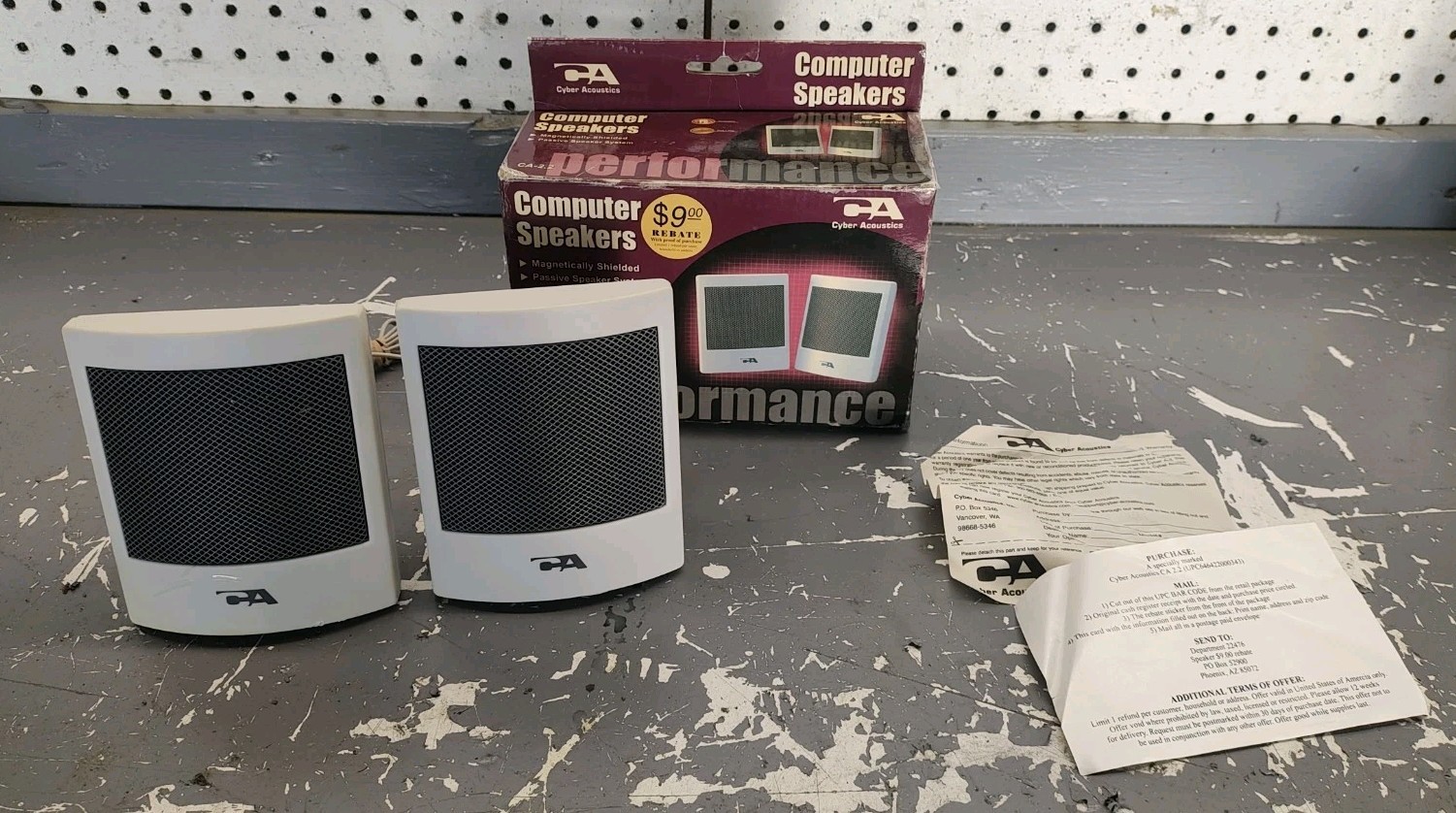 Cyber Acoustics CA-2.2 Computer Speakers Pair Magnetically Shielded Beige Used